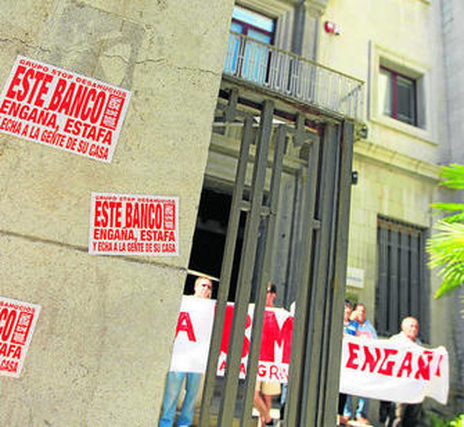 La protesta se llevó a cabo en la capital, en Alfacar y en la Zubia.