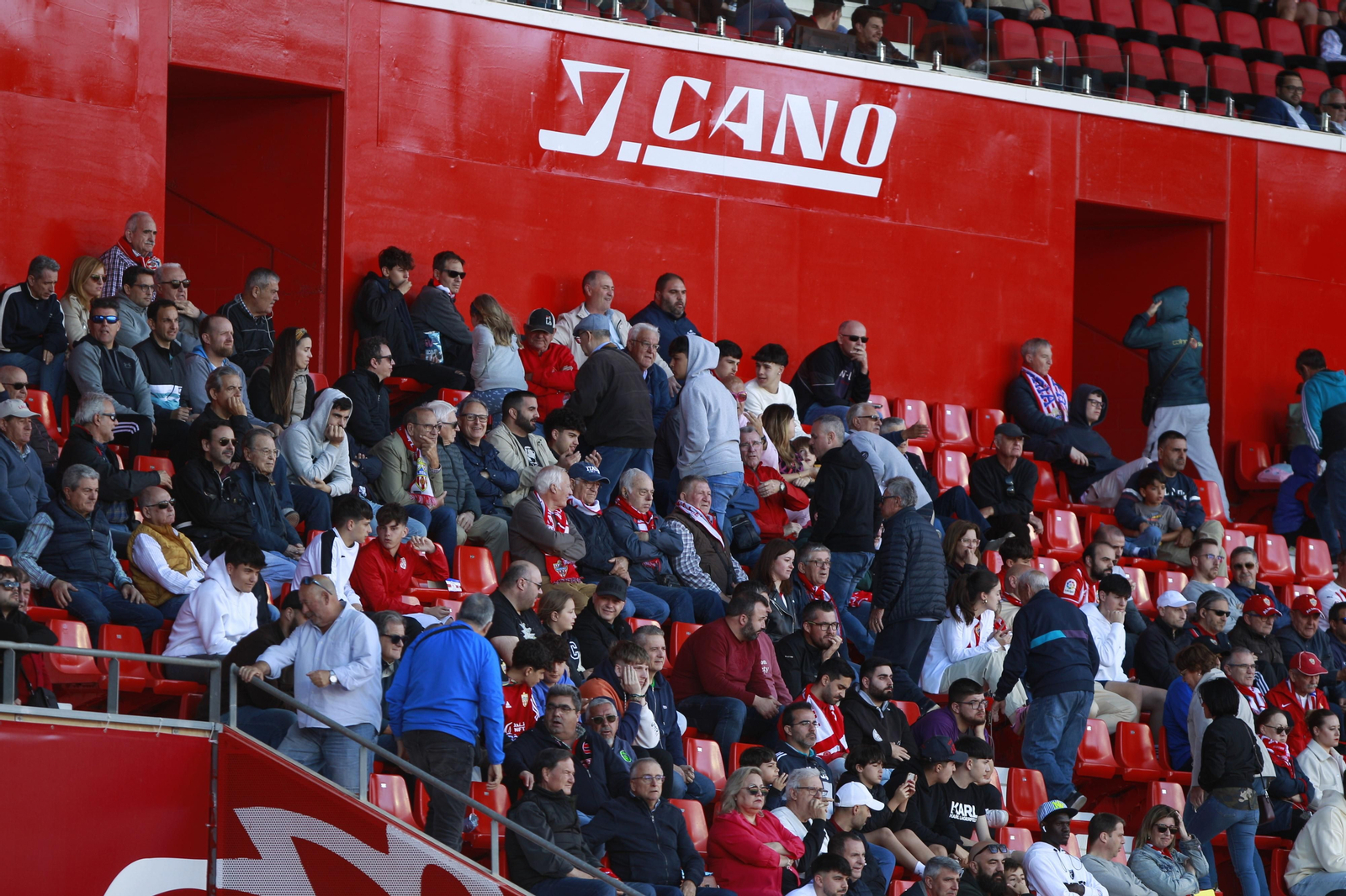 Las imágenes del triste descenso de la UDA ante el Getafe
