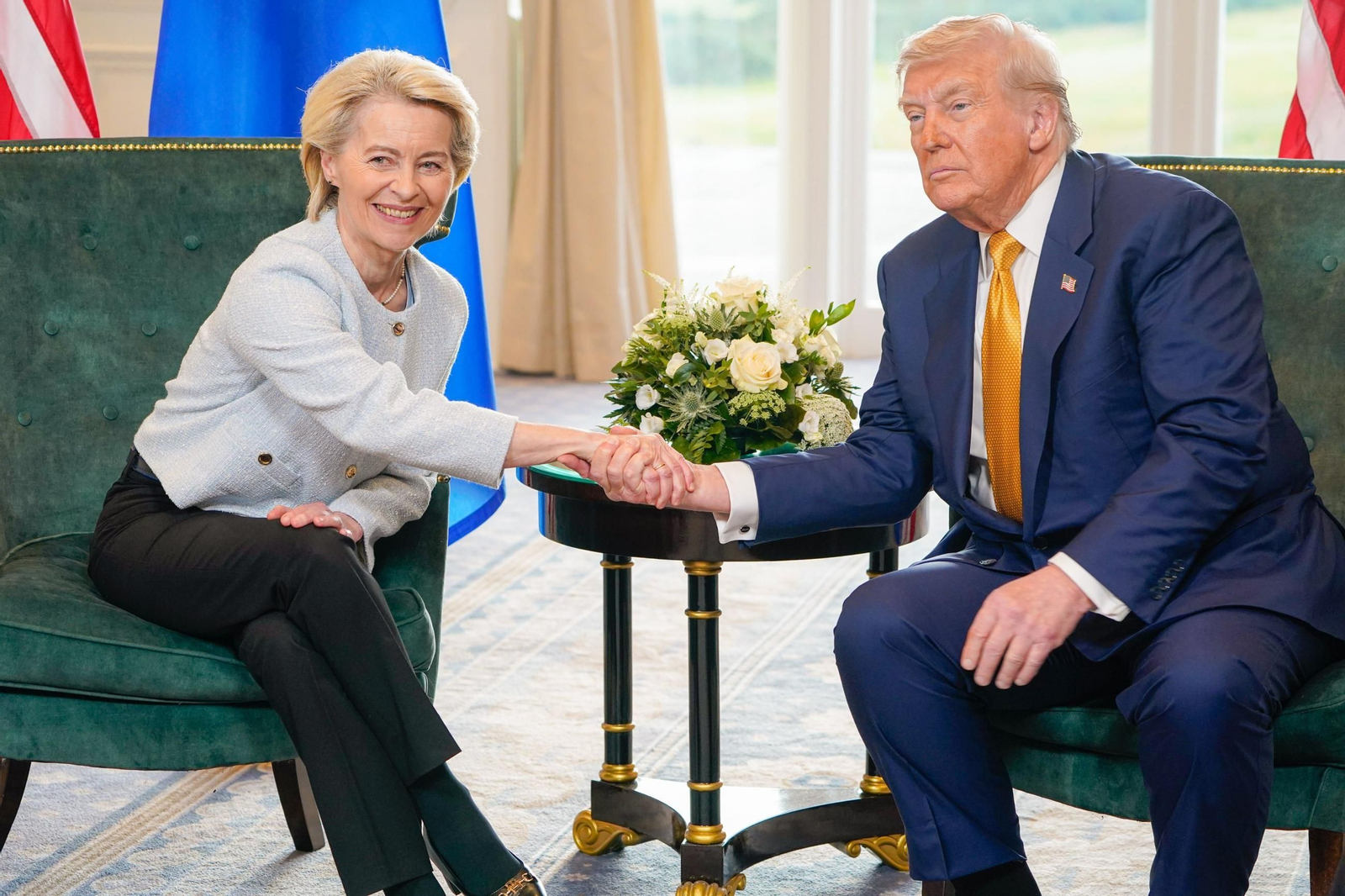 Ursula von der Leyen y Donald Trump, tras alcanzar el acuerdo arancelario en Escocia. Ursula von der Leyen y Donald Trump, tras alcanzar el acuerdo arancelario en Escocia.