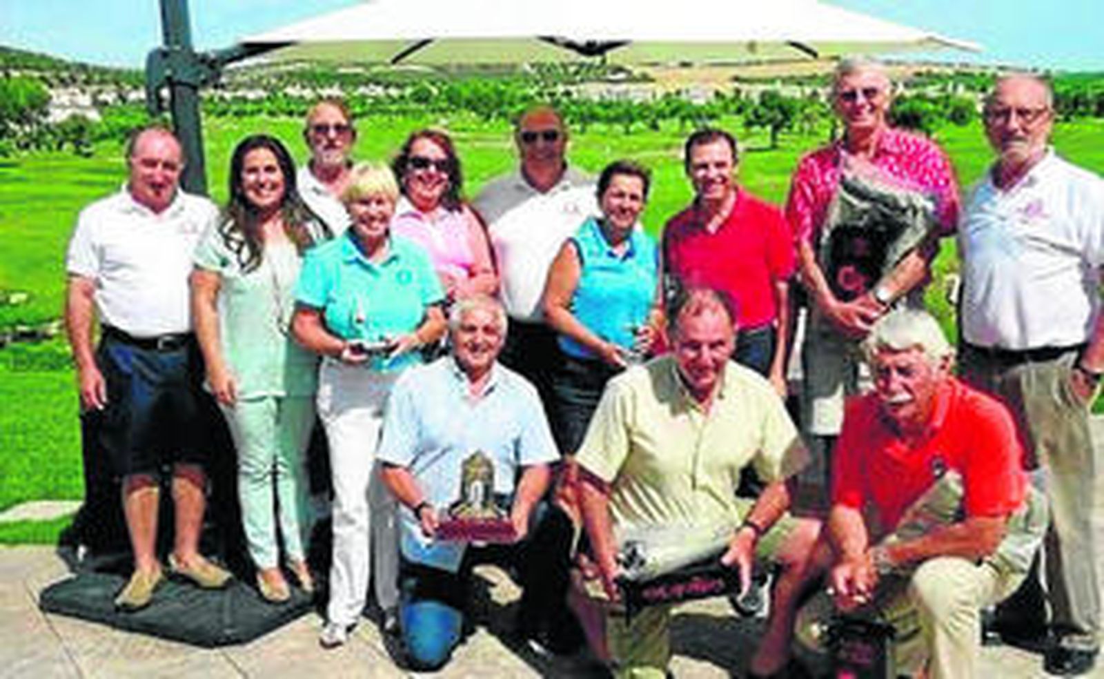 Los premiados del torneo.