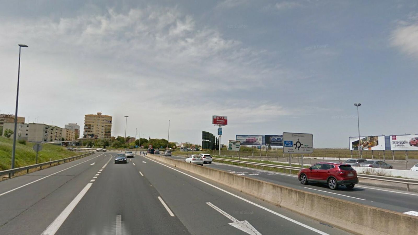 La vía donde los ladrones se toparon con el control policial, con La Orden al fondo.