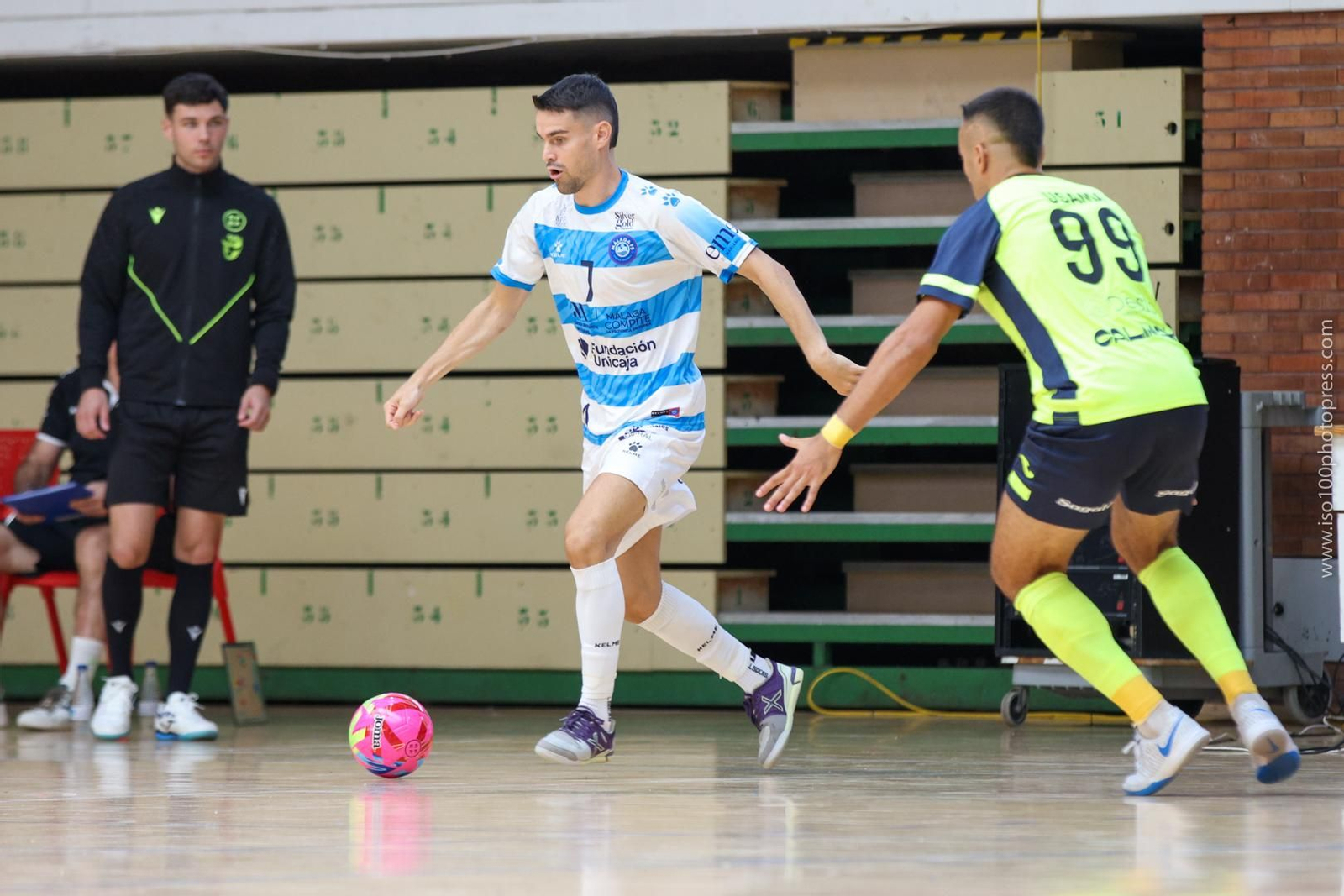 Estreno liguero con buen juego, goles y victoria del Heredia 21 en Carranque (7-2)
