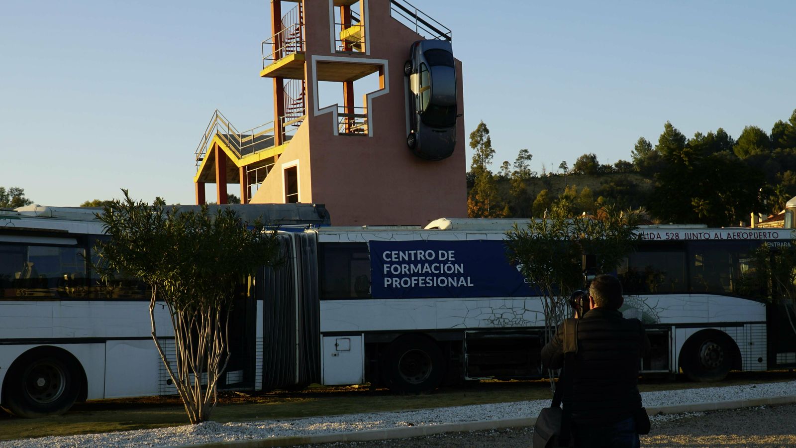 La sede de la escuela de formación en la carretera de Gelves con Palomares.