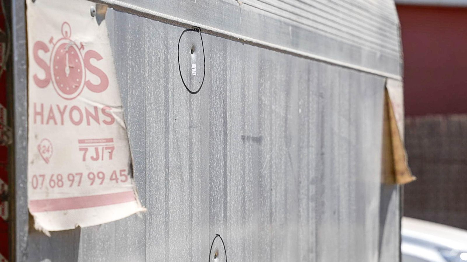 Camioneta tiroteada en El Toyo por la Policía Local de Almería.