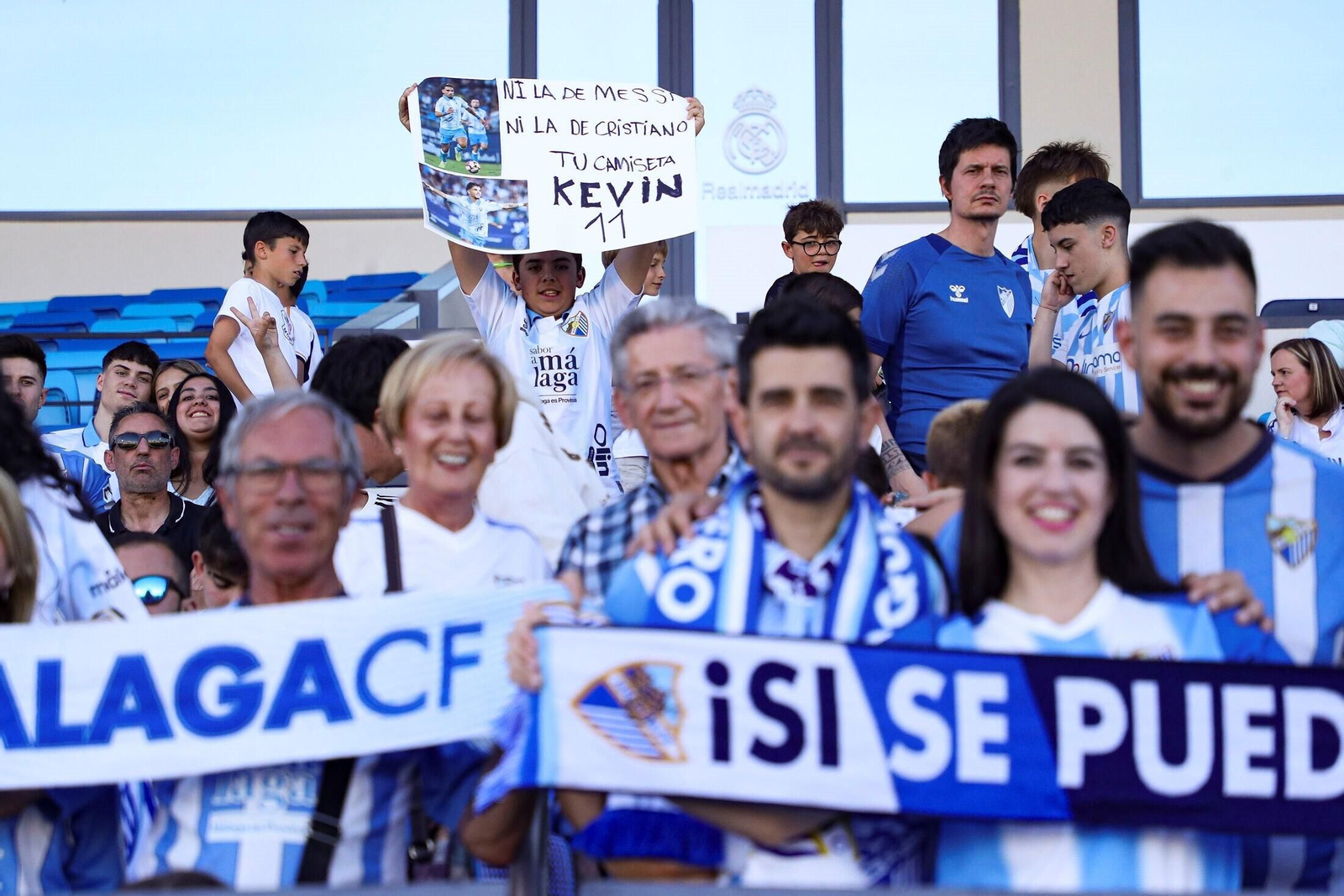 Búscate en las gradas del Alfredo Di Stéfano en el Real Madrid Castilla-Málaga CF