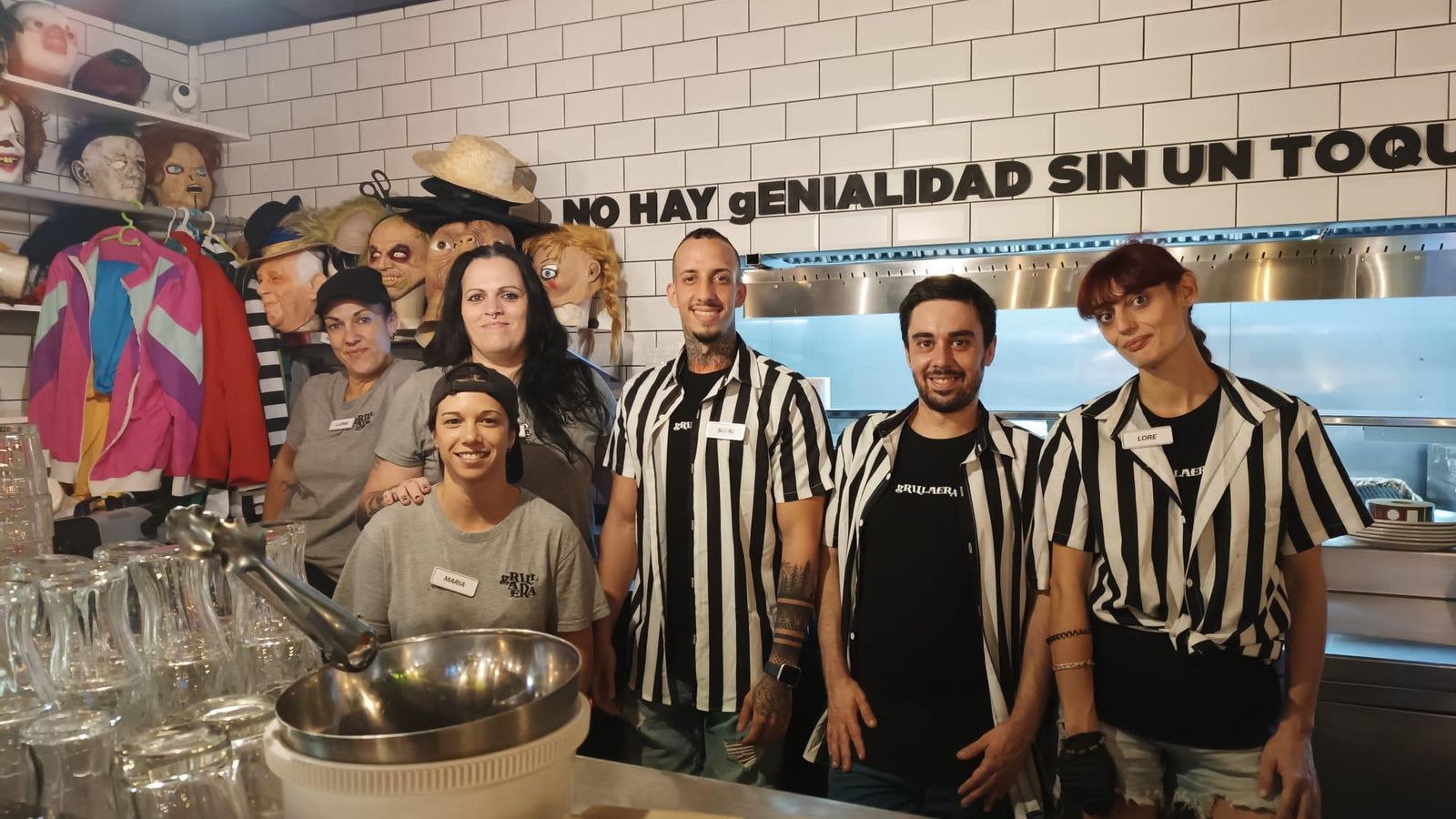 Parte del equipo de gRILLAERA bURGER