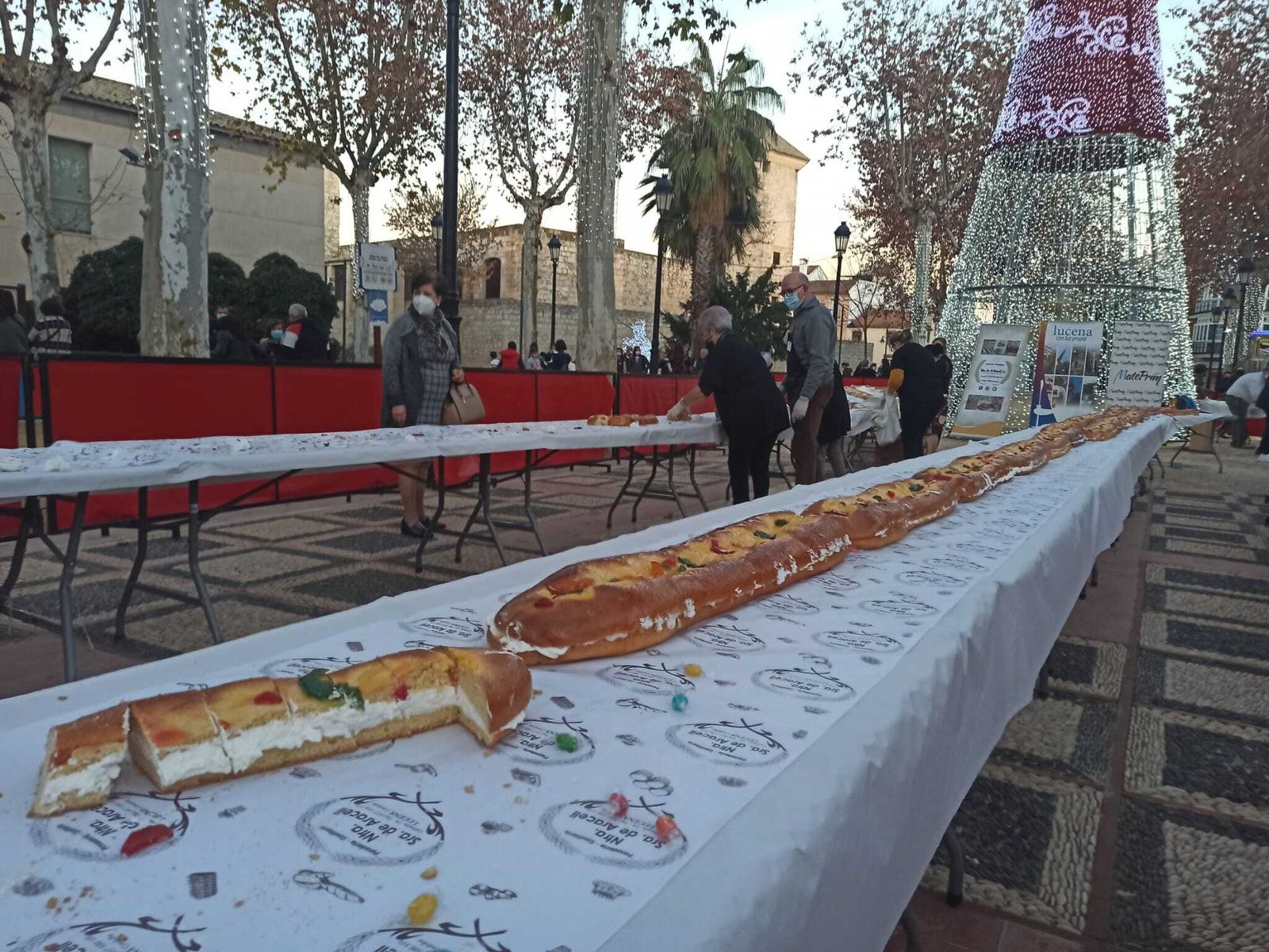 El roscón de Reyes gigante de Lucena, en fotografías