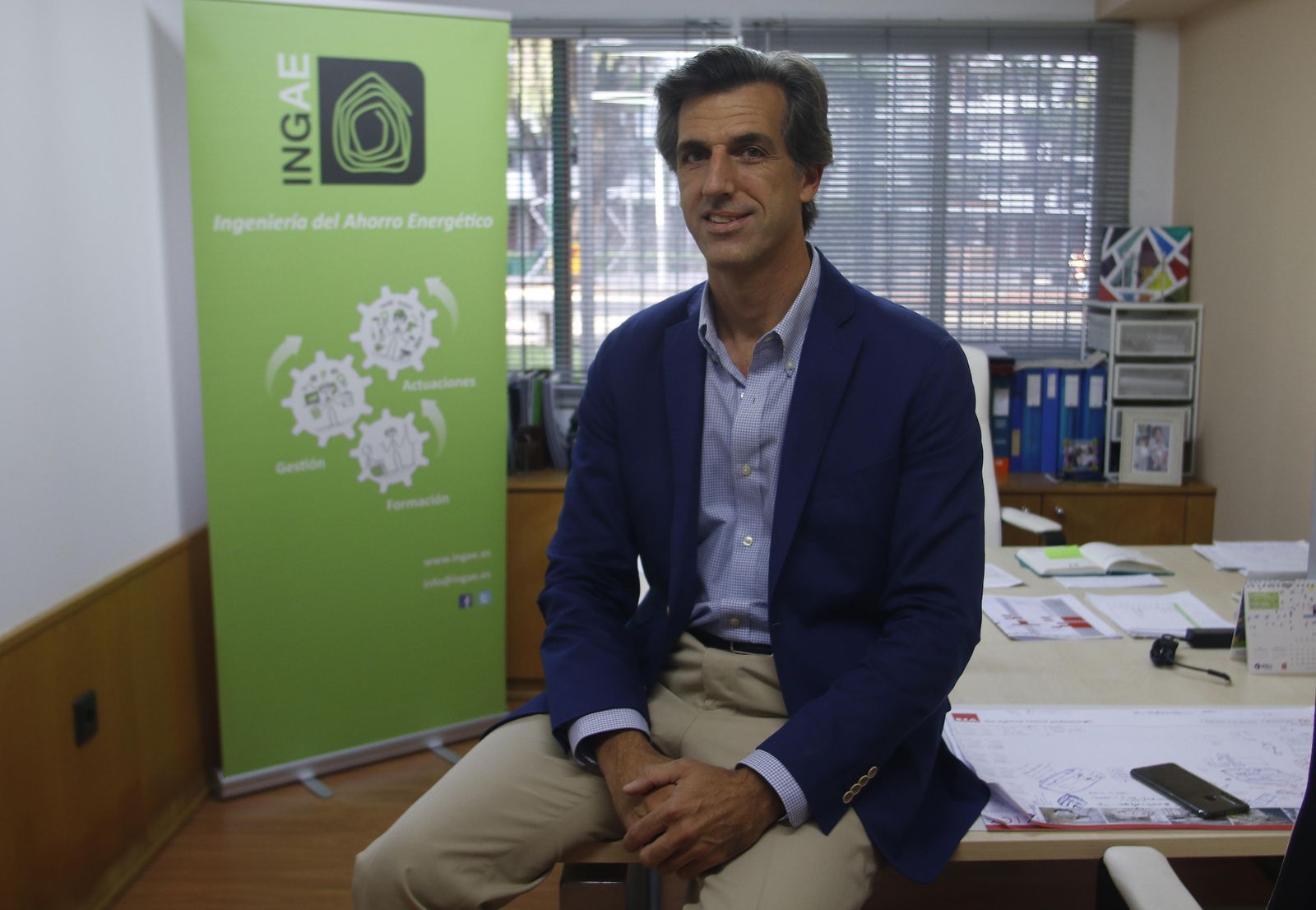 Luis Guerrero Gómez, de la empresa Ingeniería y Ahorro Energético (INGAE), en sus oficinas de la calle Eduardo Dato.