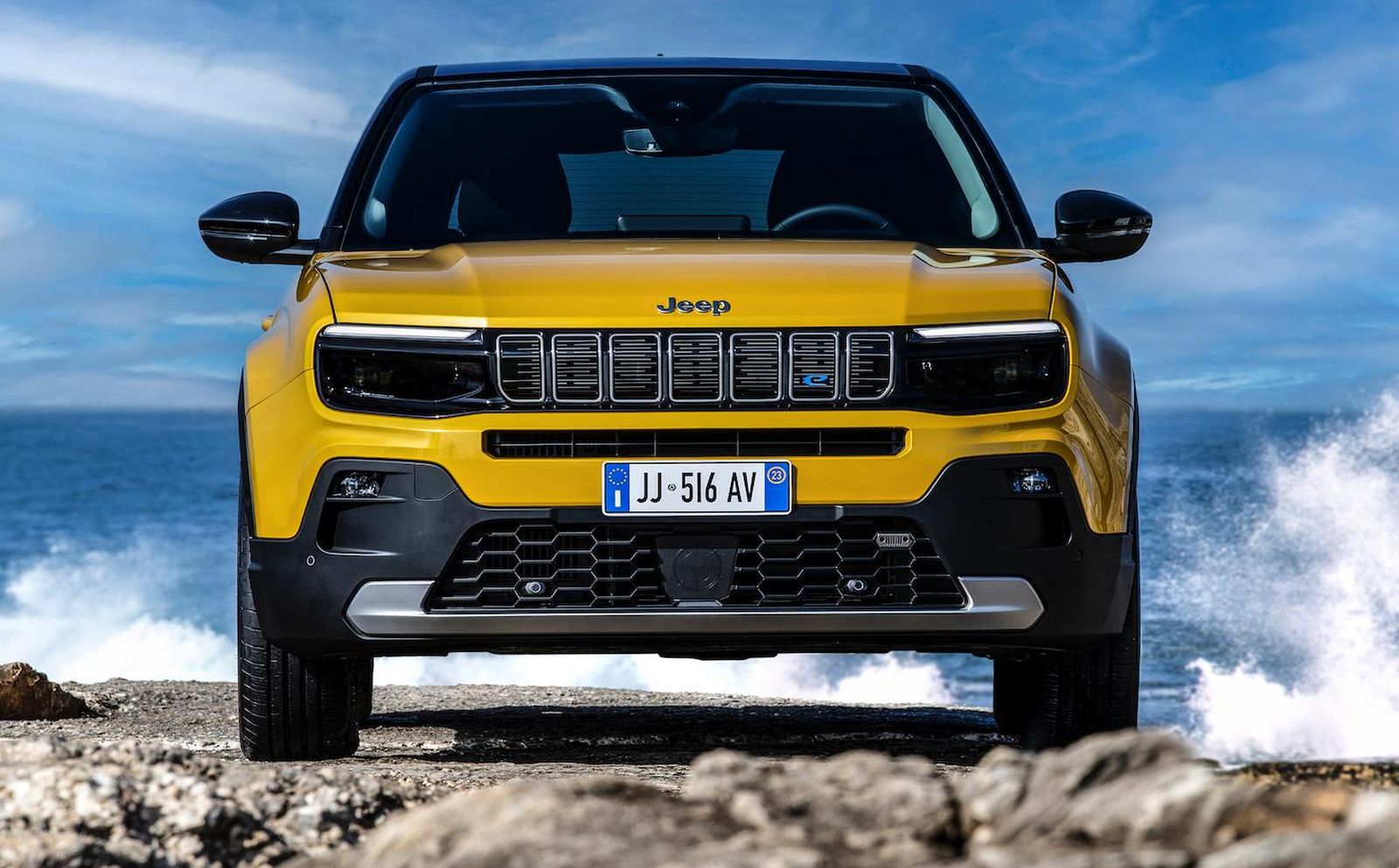 El primer Jeep eléctrico, el Avenger, se corona como Car of the Year 2023