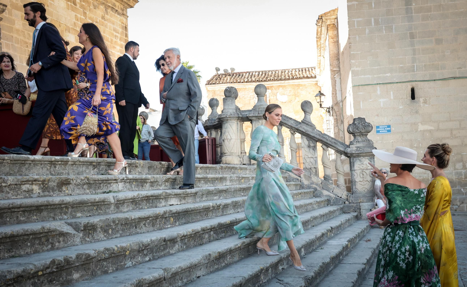 Imágenes de los asistentes a la boda de Ana Cristina Portillo Domecq en la Catedral de Jerez Imágenes de los asistentes a la boda de Ana Cristina Portillo Domecq en la Catedral de Jerez