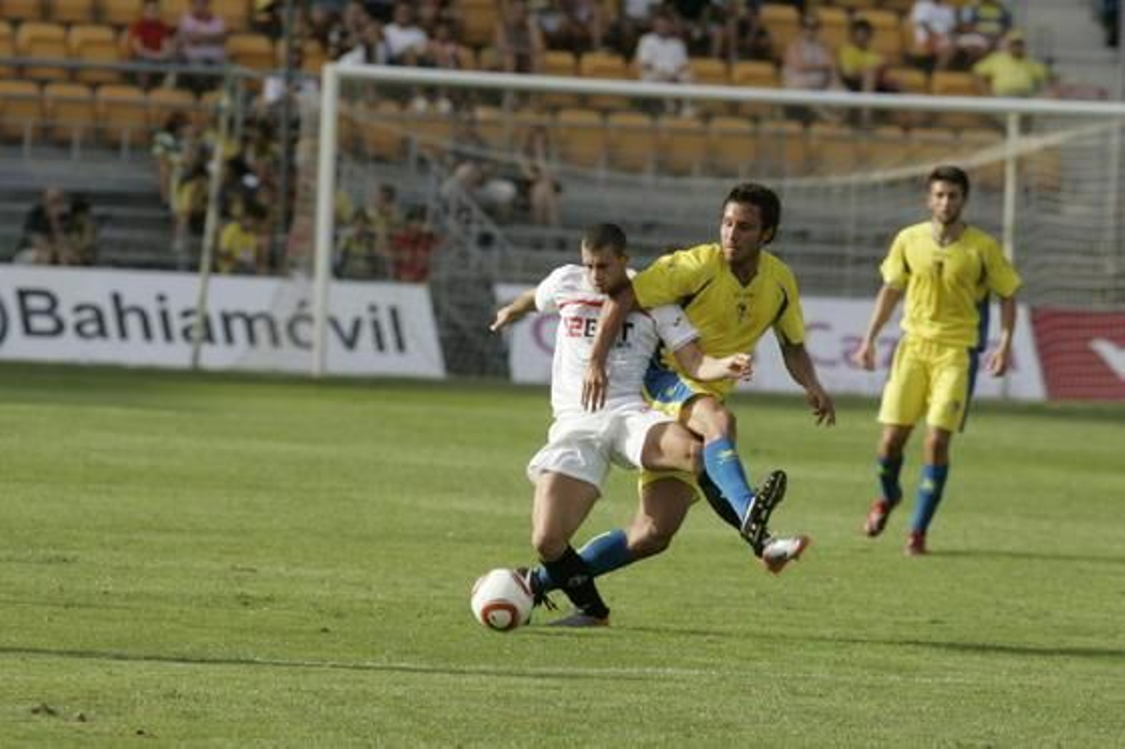 El Sevilla consiguió imponerse por tres goles a dos y cierra así la época de pruebas antes de enfrentarse al Barça.

Foto: Jesús Marín