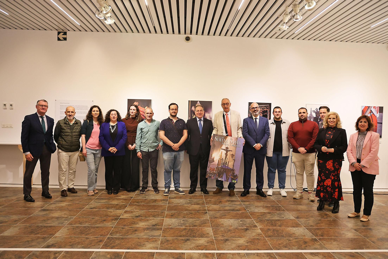 Inauguración de la Exposición de fotografías Huelva, provincia cofrade de Huelva Información en la Diputación de Huelva