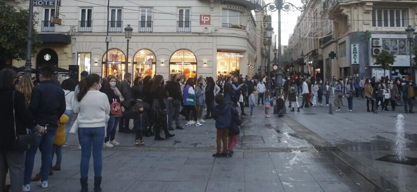 Ambiente el pasado sábado por la tarde en el Centro.