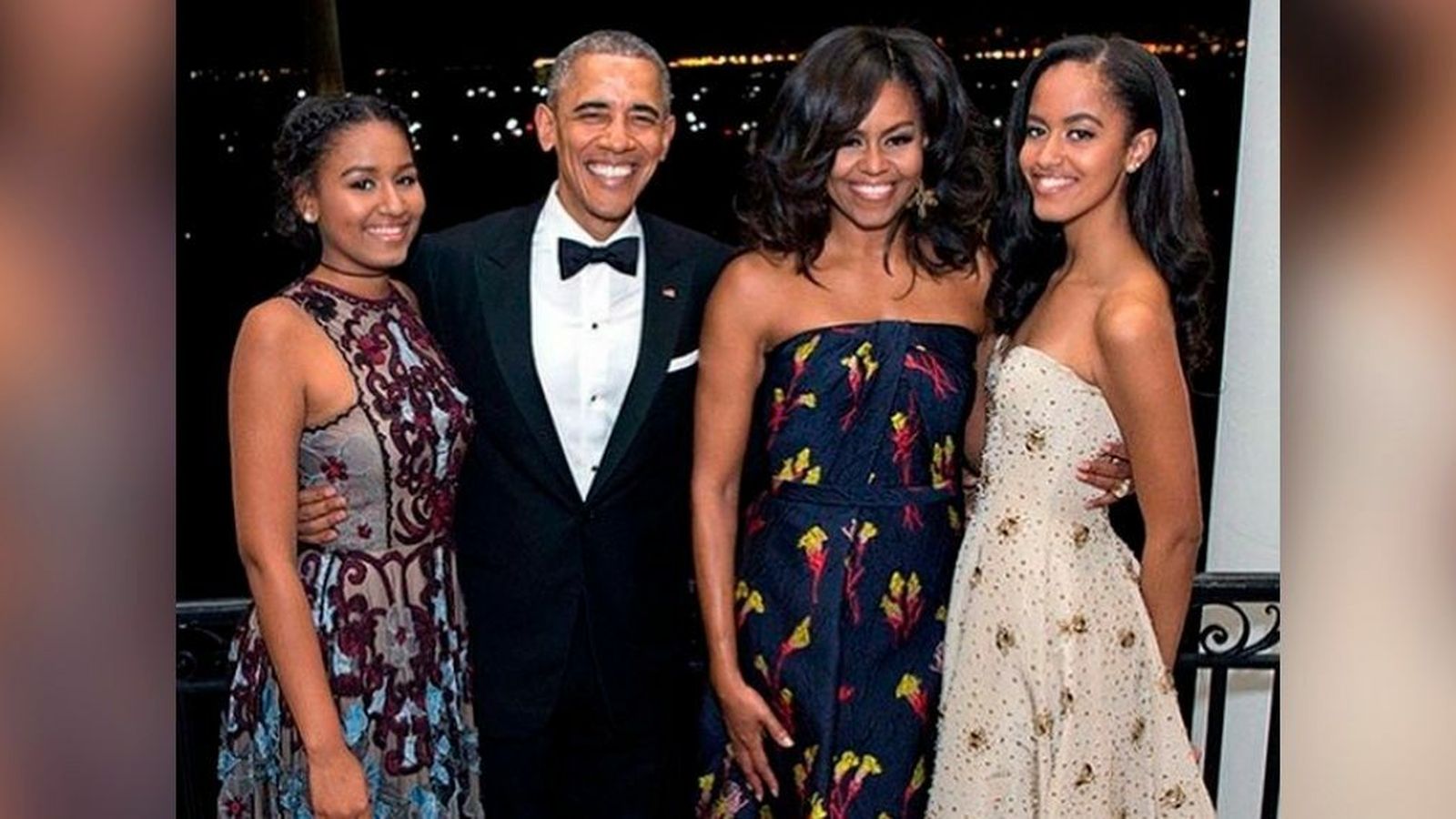 El matrimonio con sus dos hijas, Malia ( de 21 años) y Sasha ( de 18).