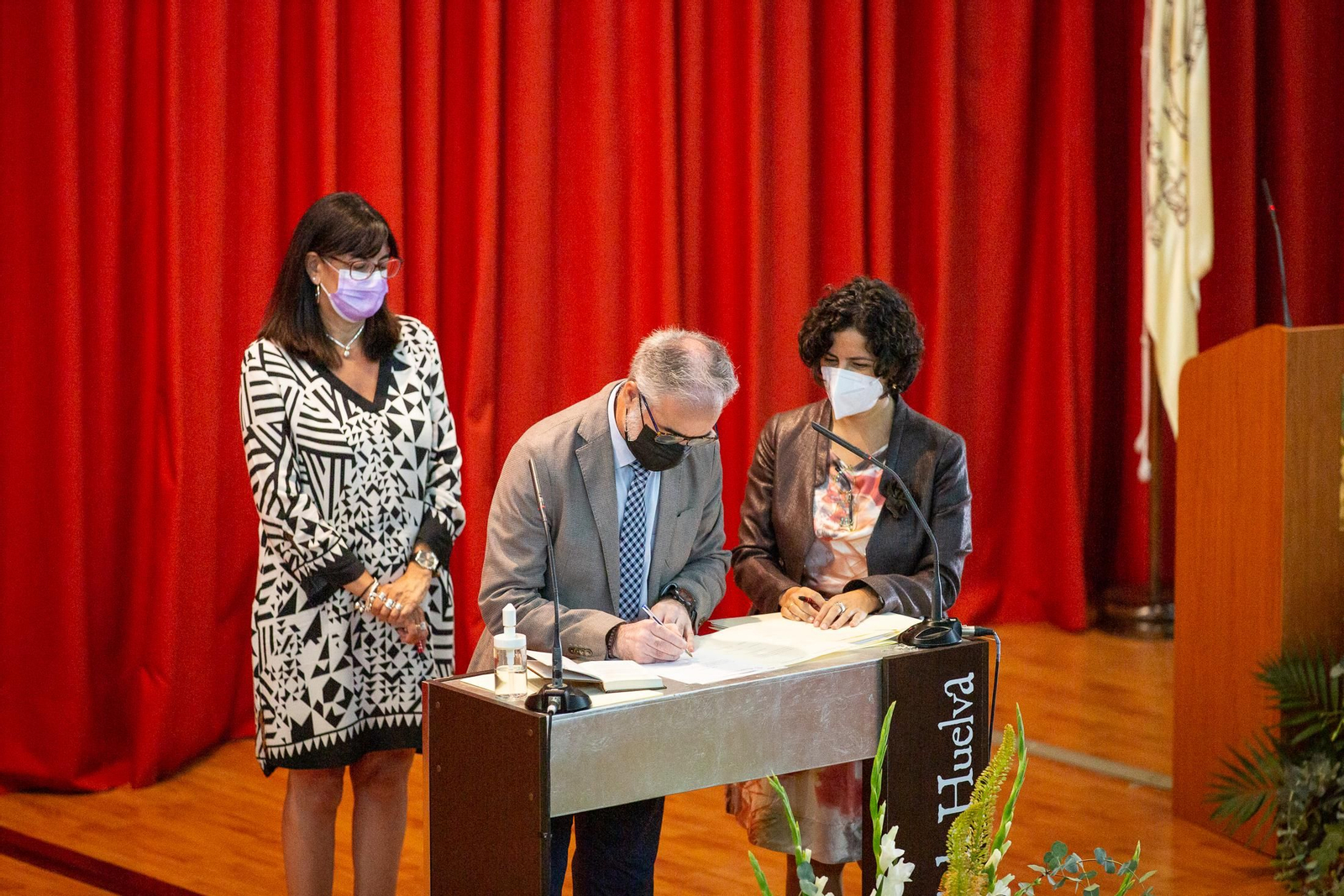 Imágenes de la toma de posesión del equipo de gobierno de la UHU