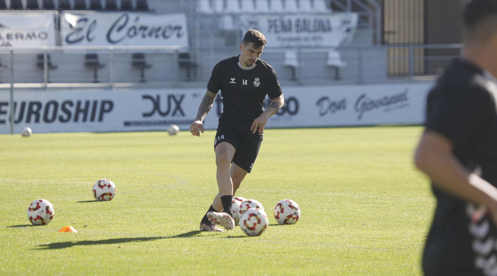 Las fotos del primer entrenamiento de Fran Tena con la Balona en La Línea