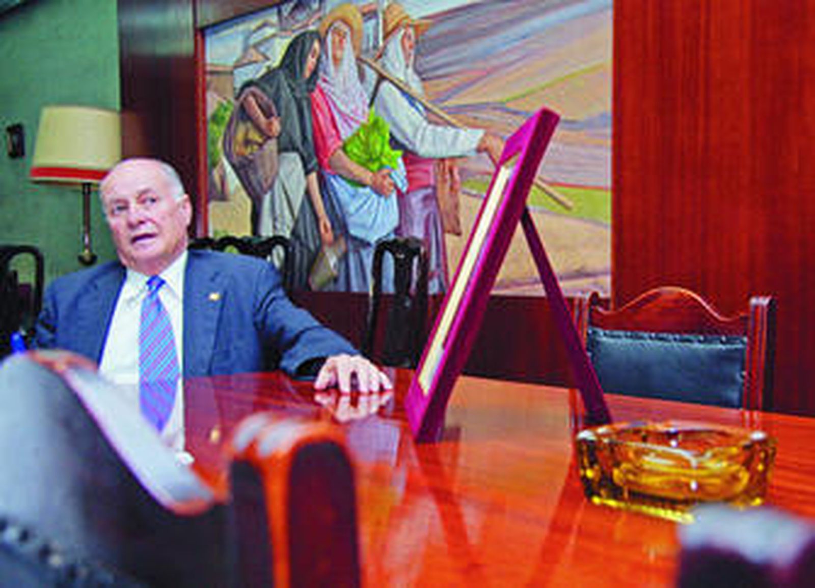 Antonio Rodríguez de la Borbolla Vázquez, en su despacho del Círculo de Labradores y Propietarios.