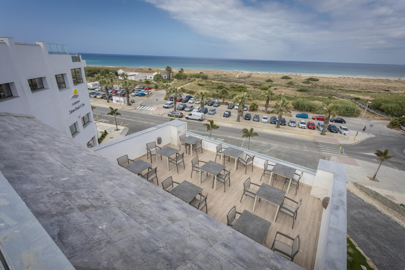 El hotel Zahara Beach & Spa, en imágenes