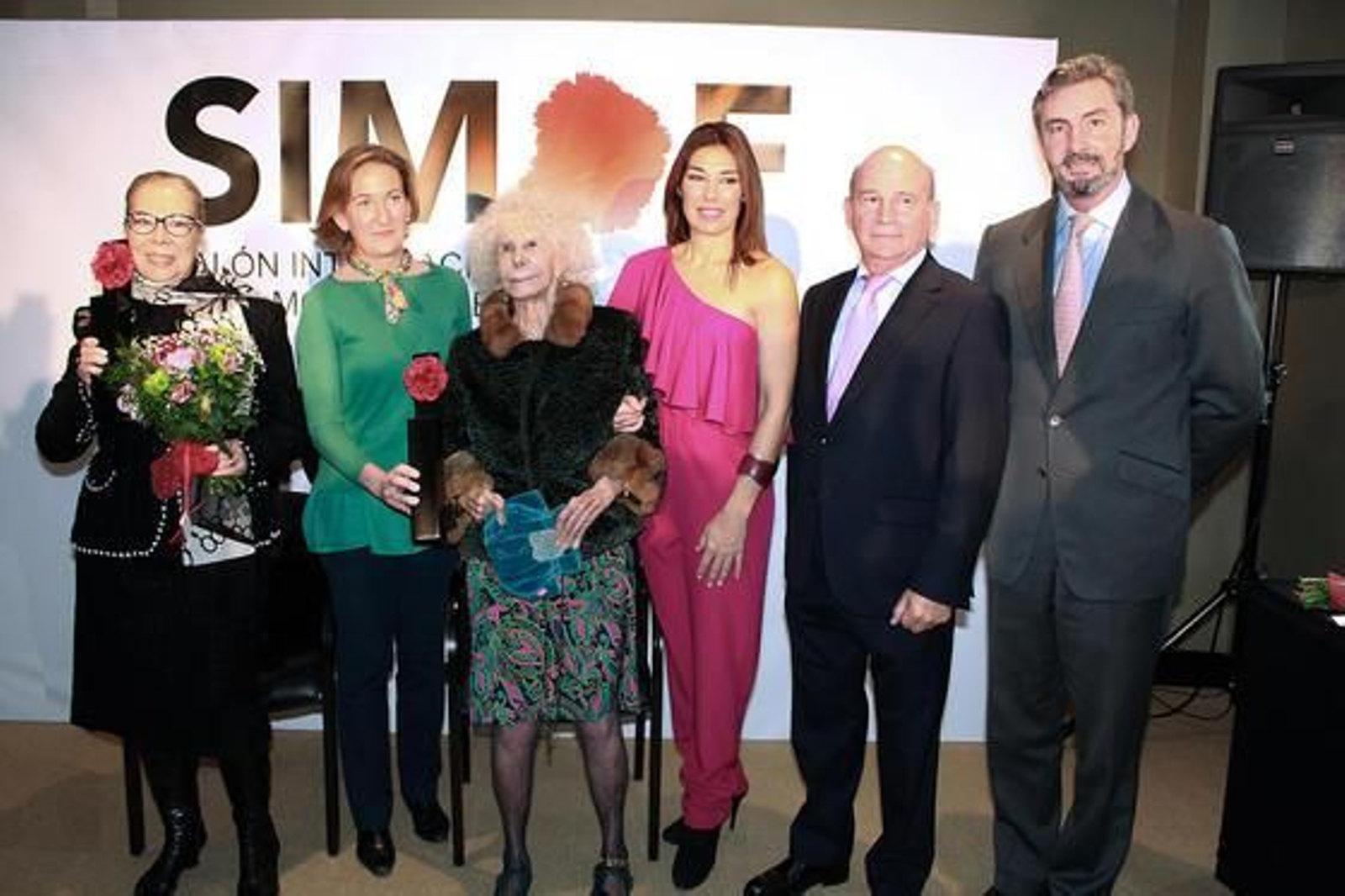La duquesa de Alba en el XX Salón Internacional de Moda Flamenca.
