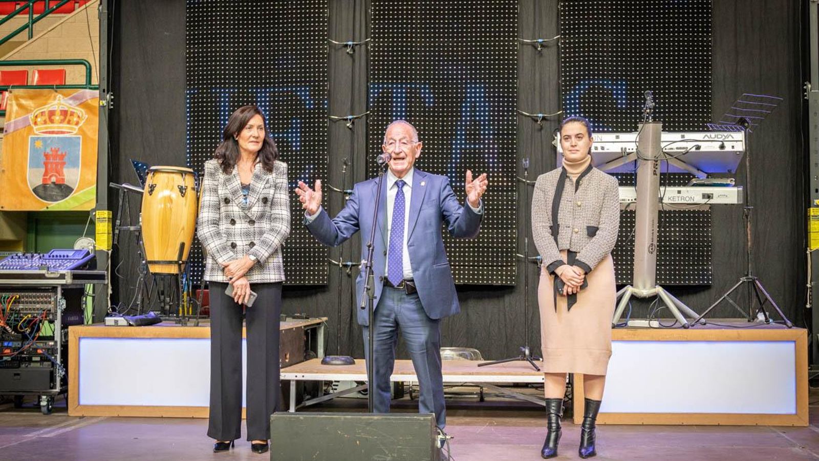 María Dolores Alcoba, Gabriel Amat y Loles Moreno.