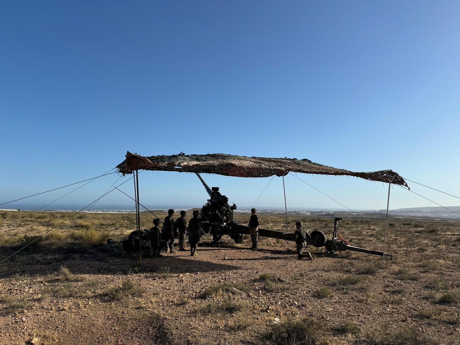 Así se despliegan los obuses en la costa de Almería para defender la soberanía nacional