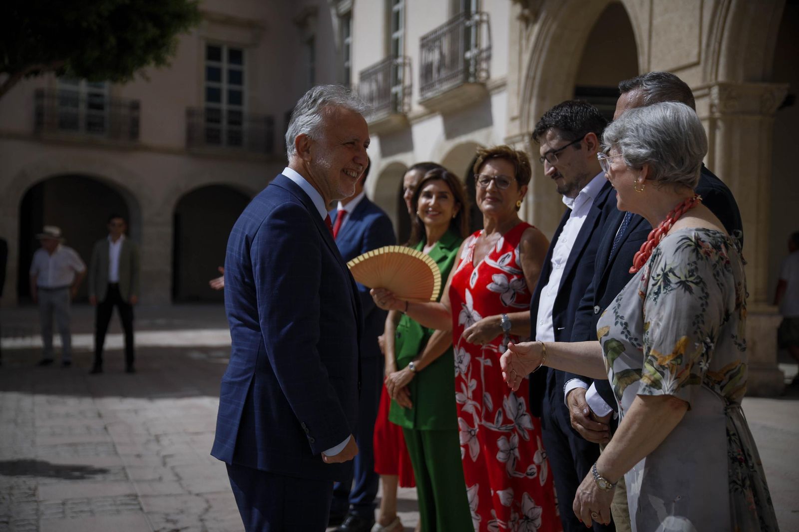 Placa de memoria histórica en el monumento de los coloraos, en imágenes