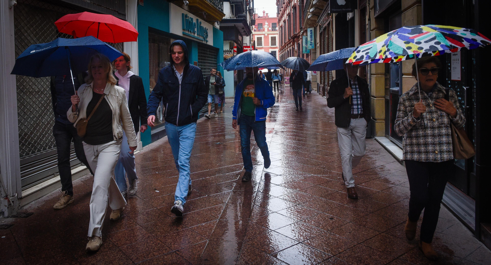 Domingo de turismo bajo la lluvia