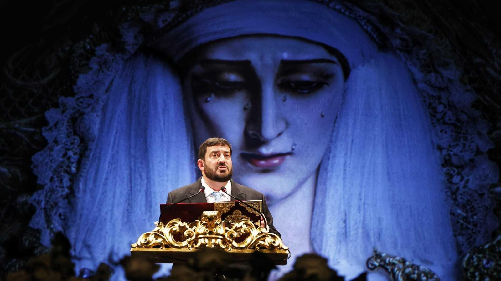 Todas las imágenes del Pregón de Fernando Díaz de la Semana Santa de Cádiz 2024