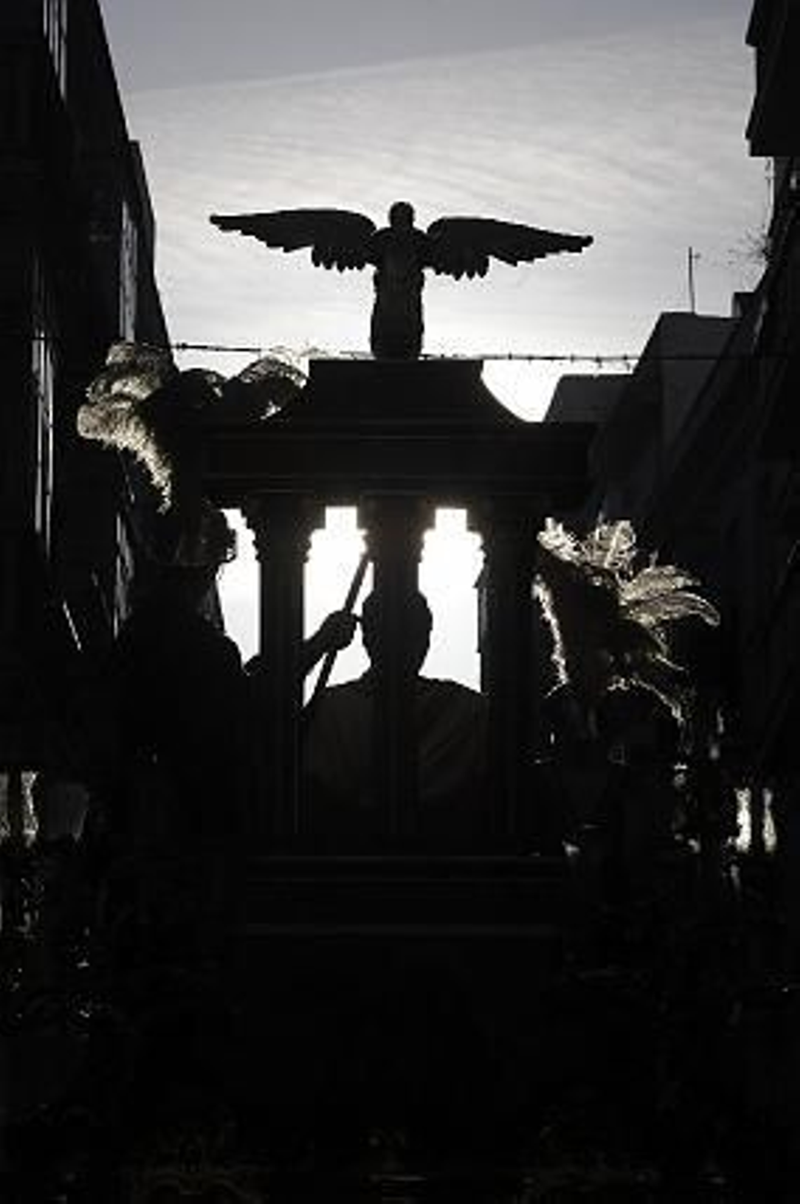 El barrio de La Merced vive su tarde grande con la salida de la Sentencia

Foto: Jesus Marin