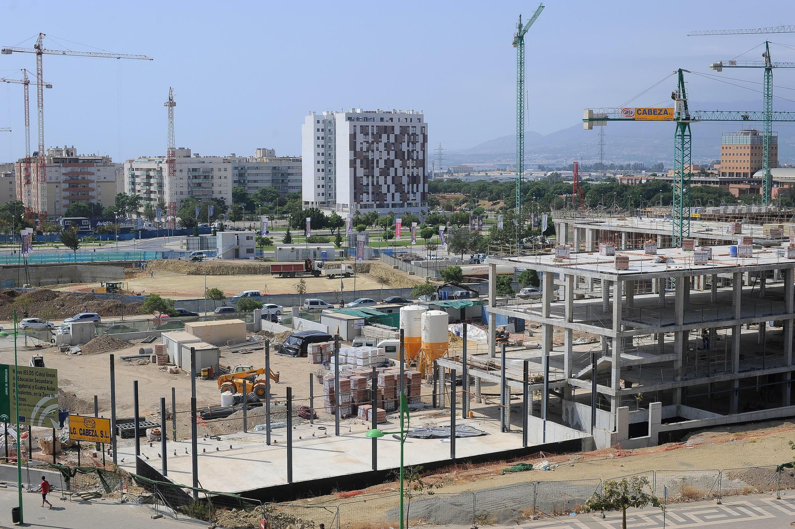 Obras del nuevo instituto de Teatinos, que se prevé que concluyan en junio de este año. Obras del nuevo instituto de Teatinos, que se prevé que concluyan en junio de este año.