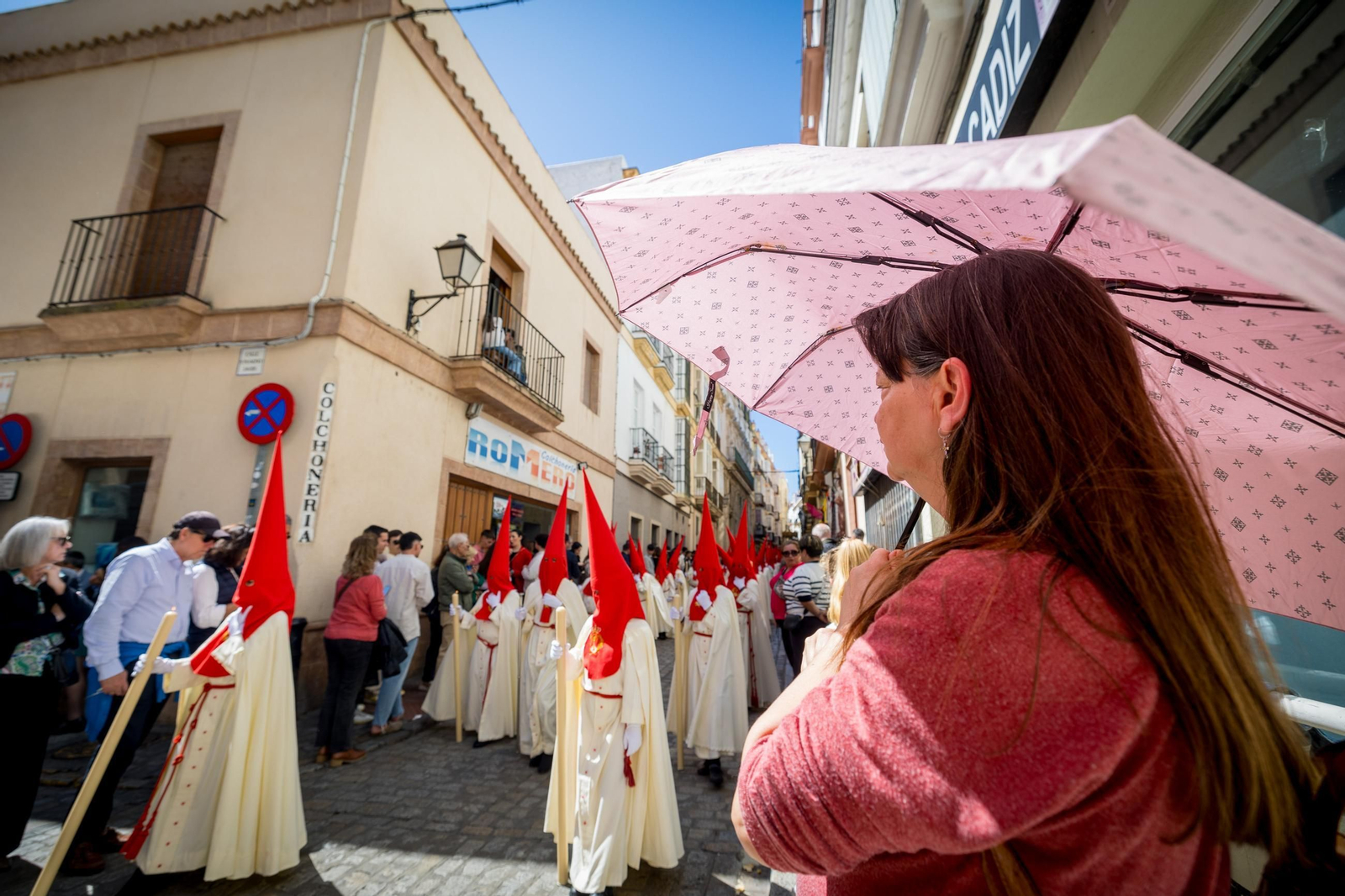Imágenes de la salida de Las Penas en la Semana Santa de Cádiz 2025 Imágenes de la salida de Las Penas en la Semana Santa de Cádiz 2025