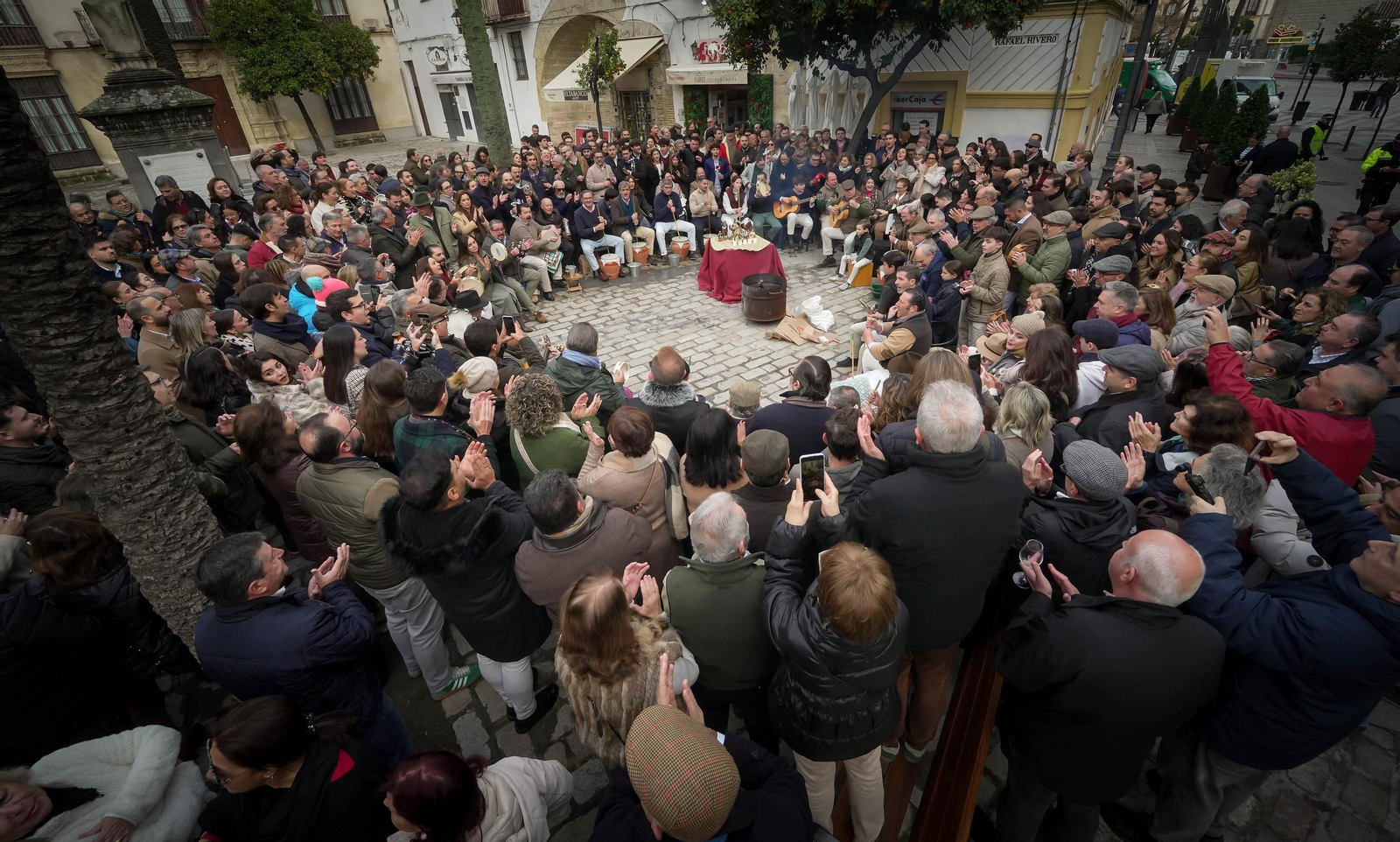 La zambomba mañanera de Jerez, en imágenes