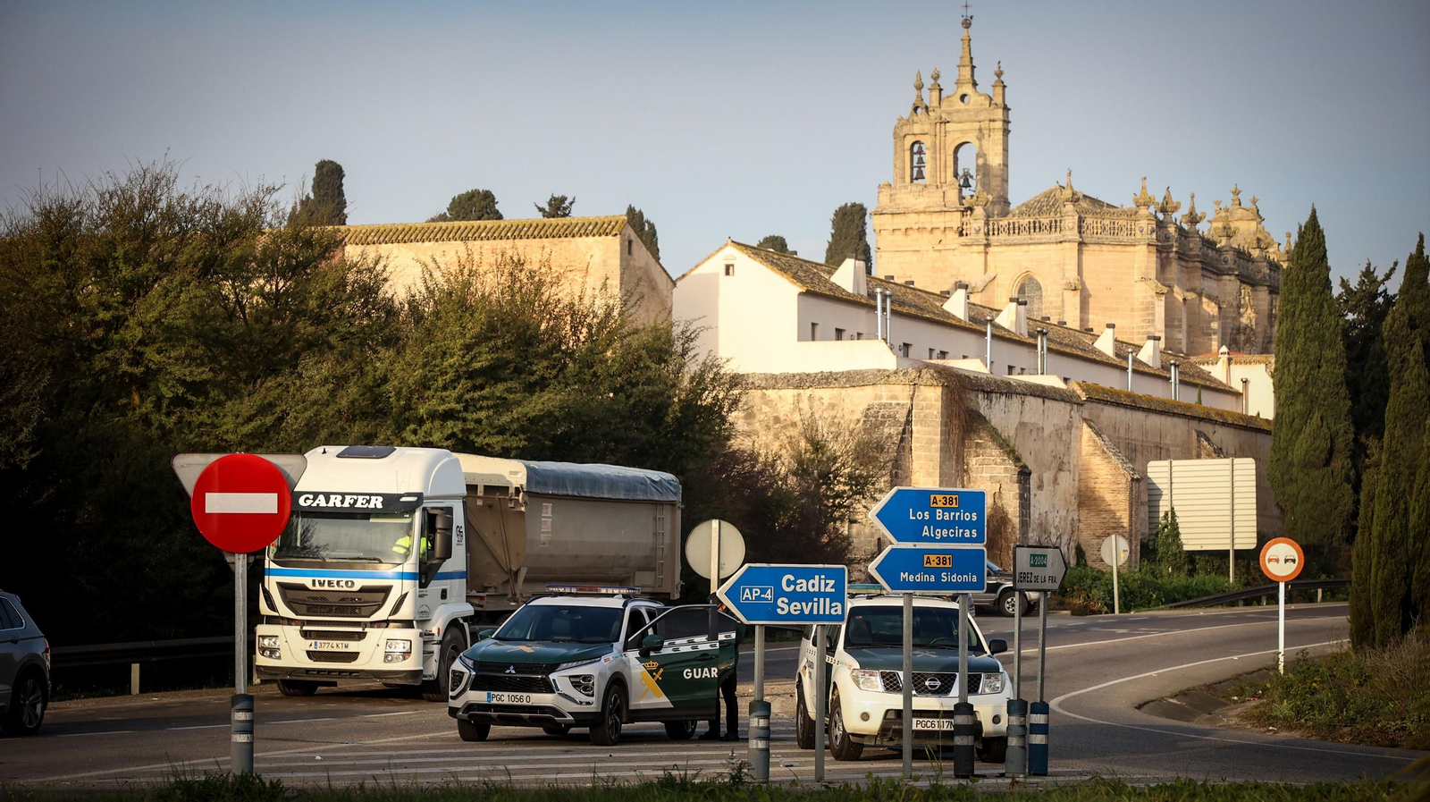 Mucha policía y pocos tractores