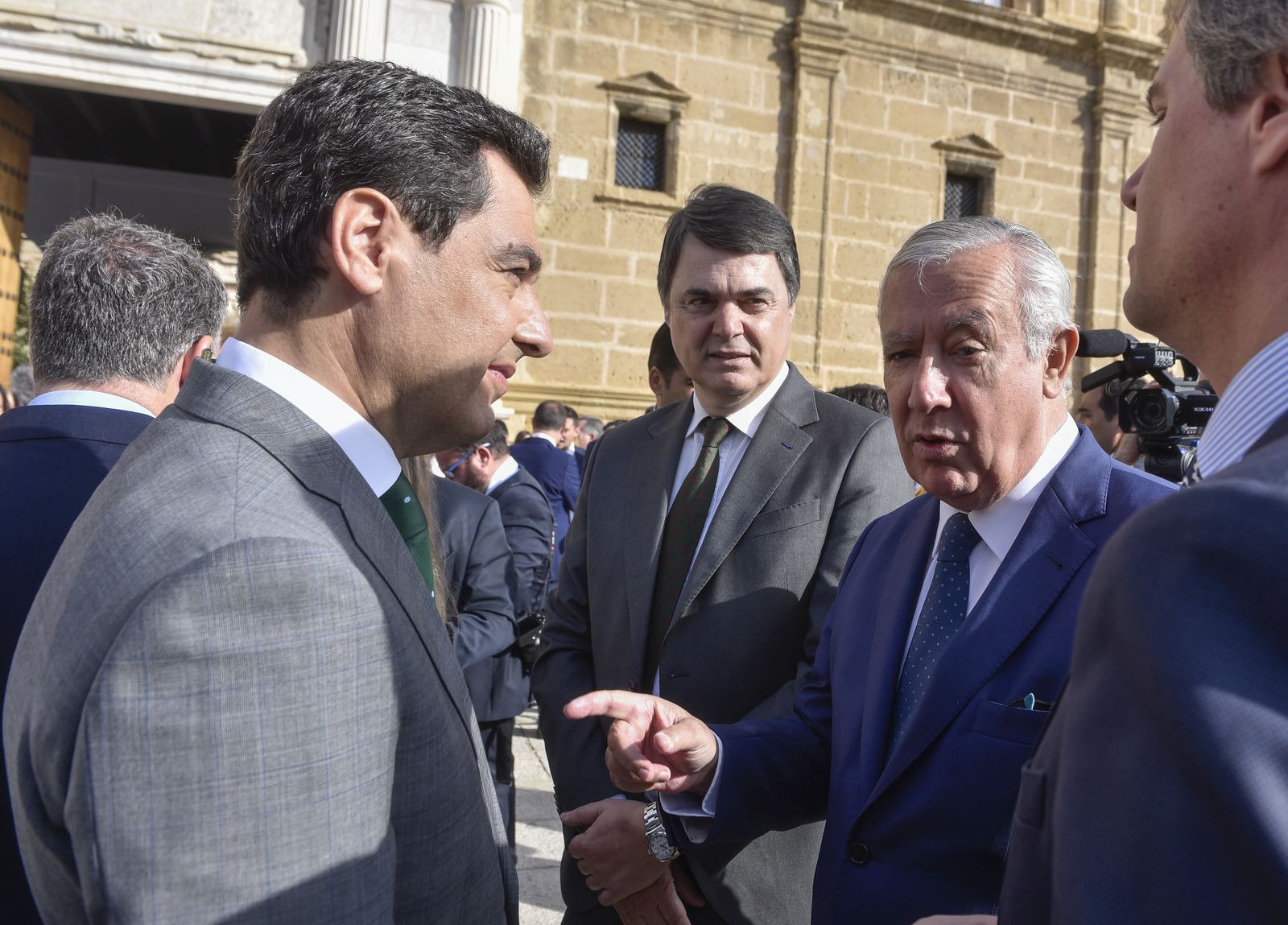 Acto institucional en el Pleno del Parlamento con motivo del Día de Andalucía