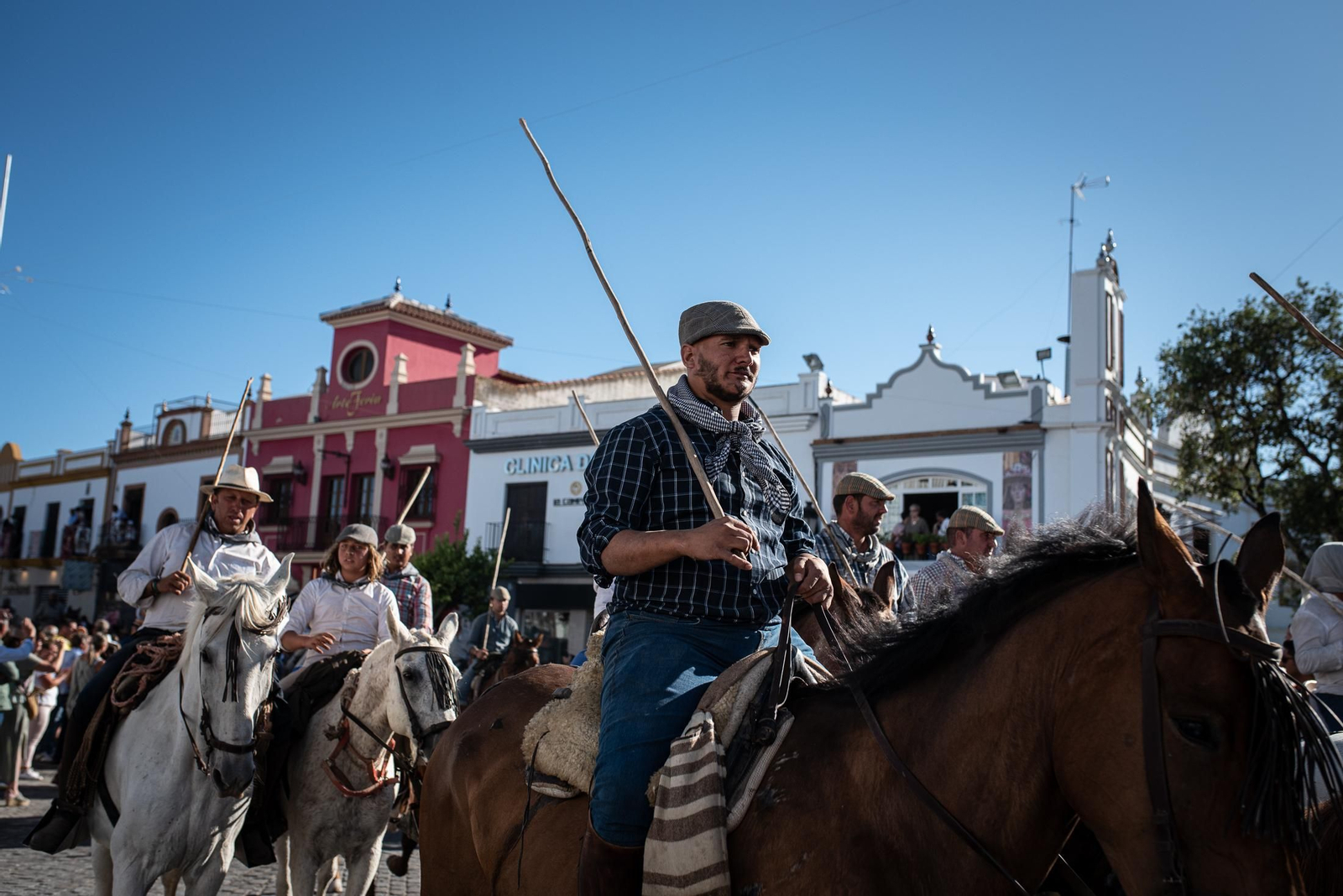 Imágenes de la Saca de las Yeguas en su entrada en  Almonte