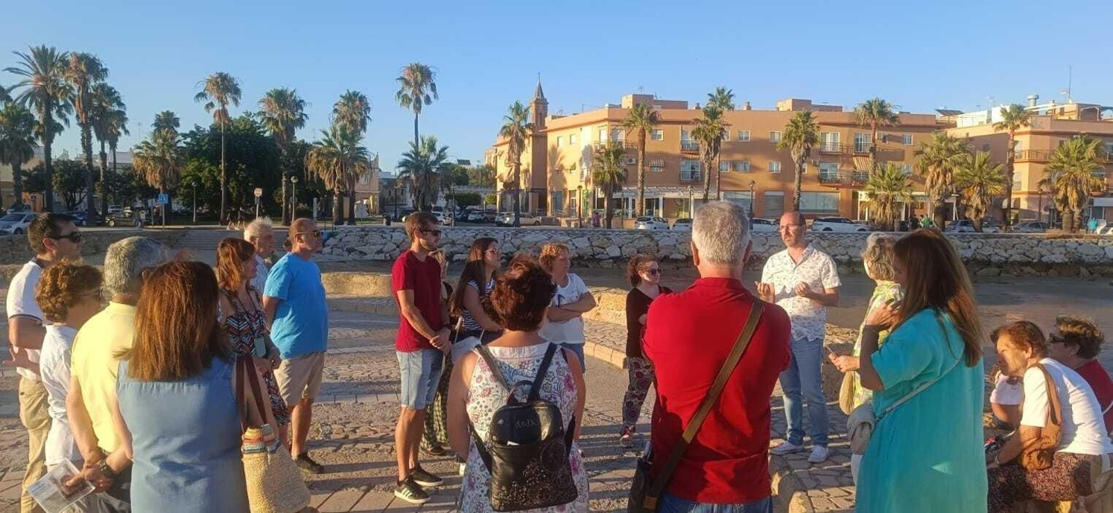 Manuel Izco explica detalles de la ruta en la Media Luneta