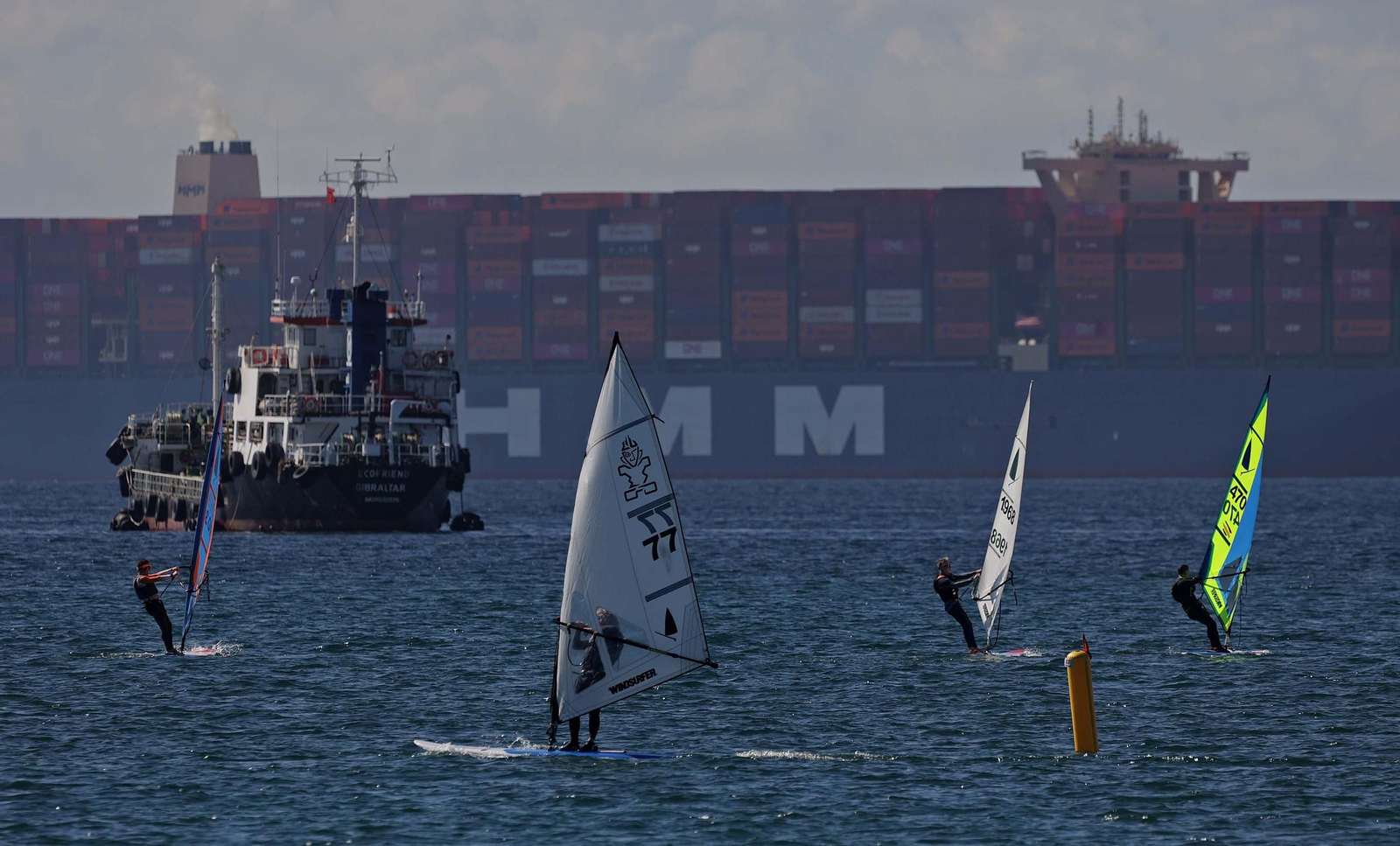 Fotos de la segunda jornada de la Copa de Andalucía de la clase windsurfer en La Línea