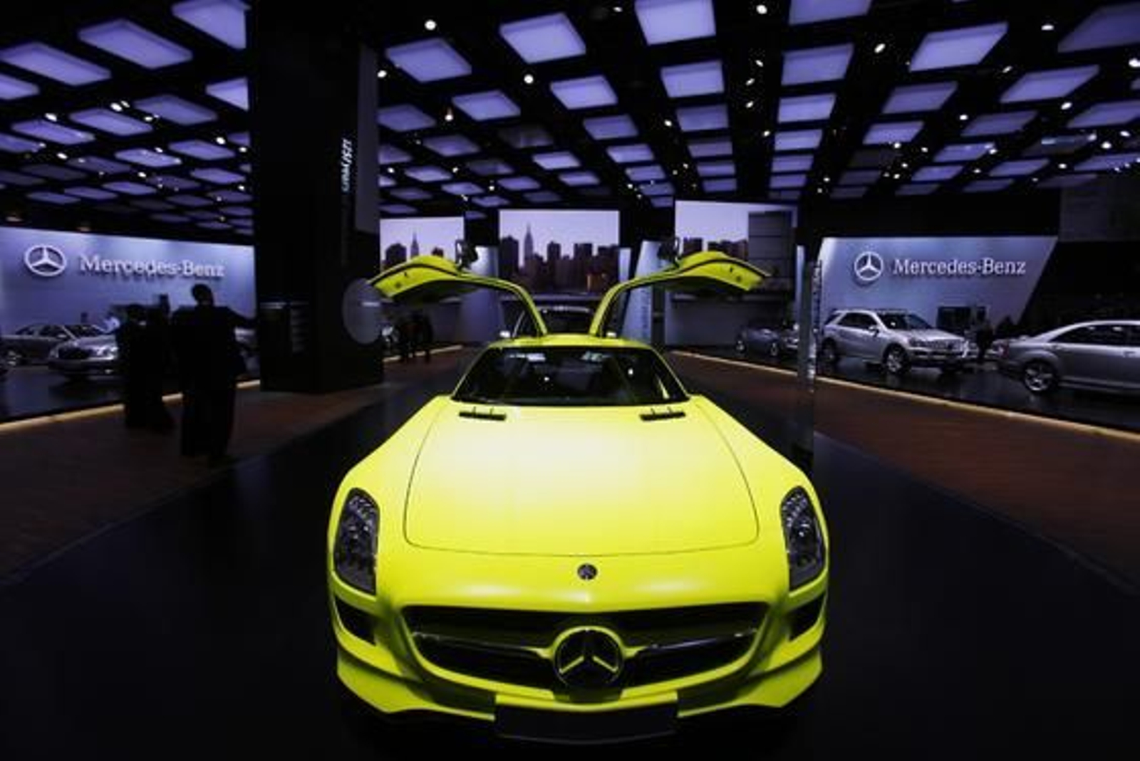 Presentación de los diferentes modelos de coches en el Salón de Detroit.

Foto: AFP/ Reuters