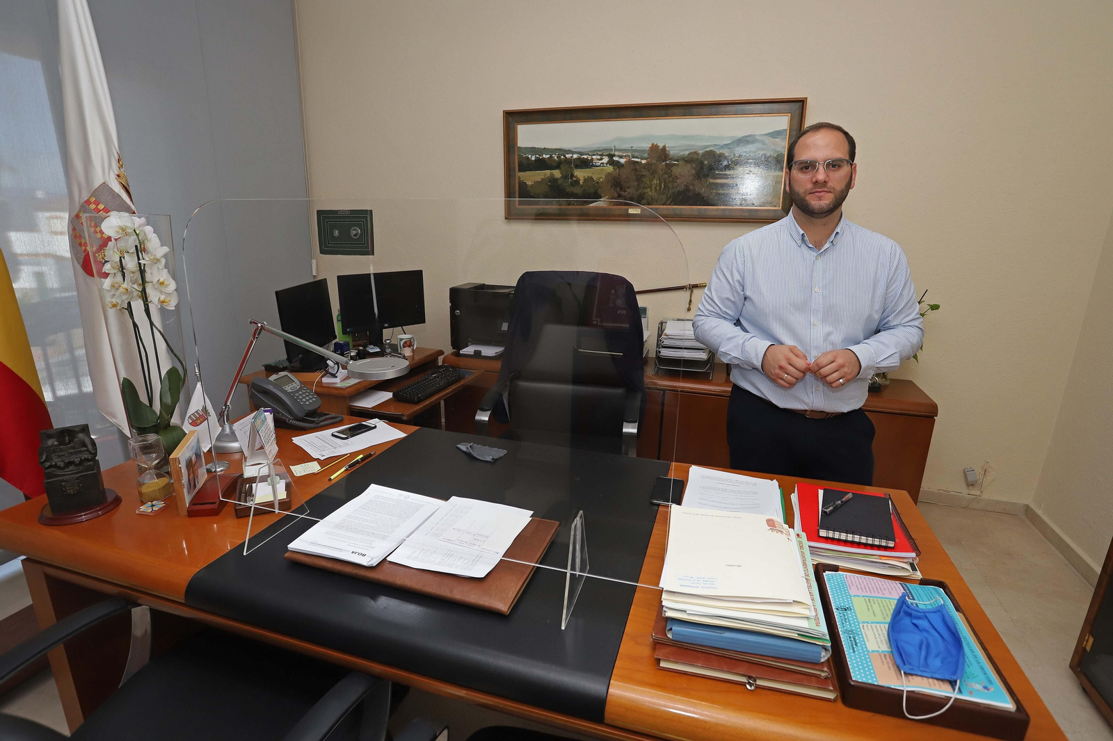 Adrián Vaca, alcalde de Castellar, en su despacho de la Alcaldía.