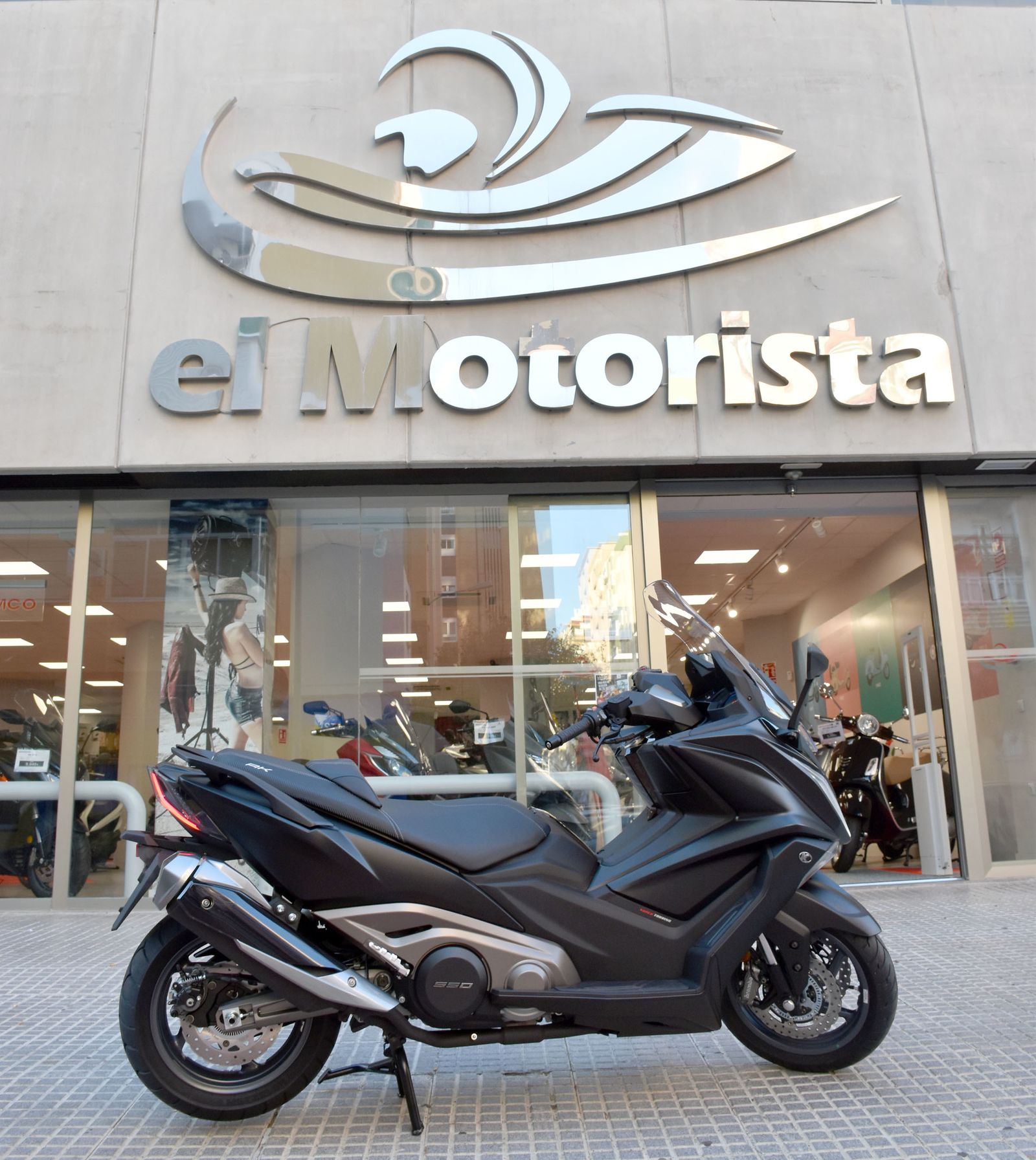 El testdrive del KYMCO AK550, es el megascooter más avanzado.