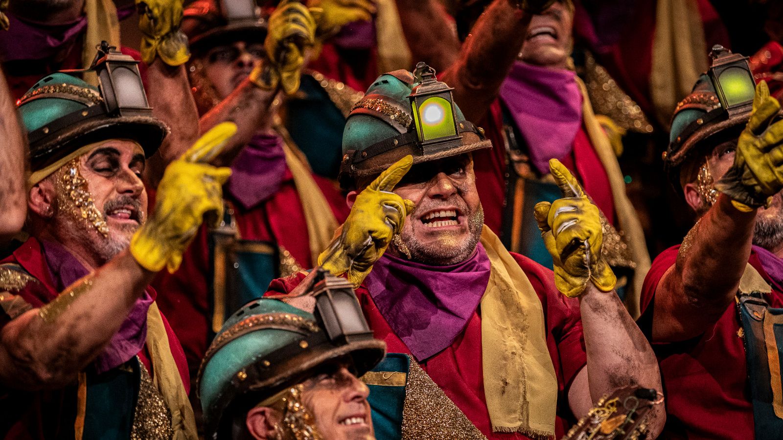 Búscate entre las mejores imágenes de la primera sesión de semifinales del COAC 2025