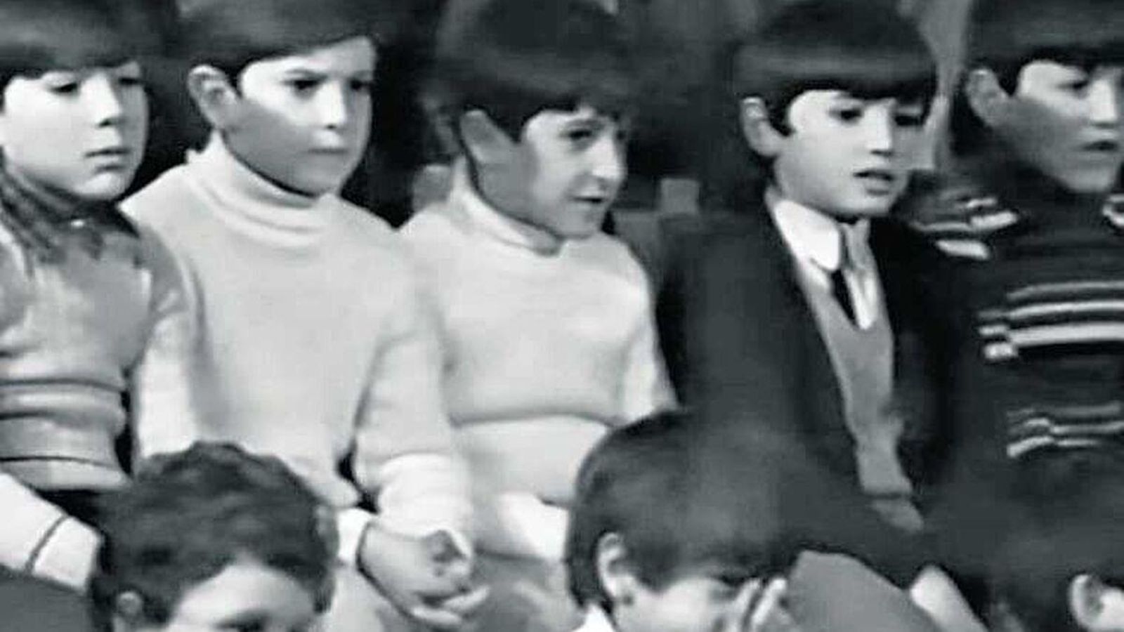 Espectadores del primer programa de los payasos en julio del 73, sin corear las canciones al no conocerlas