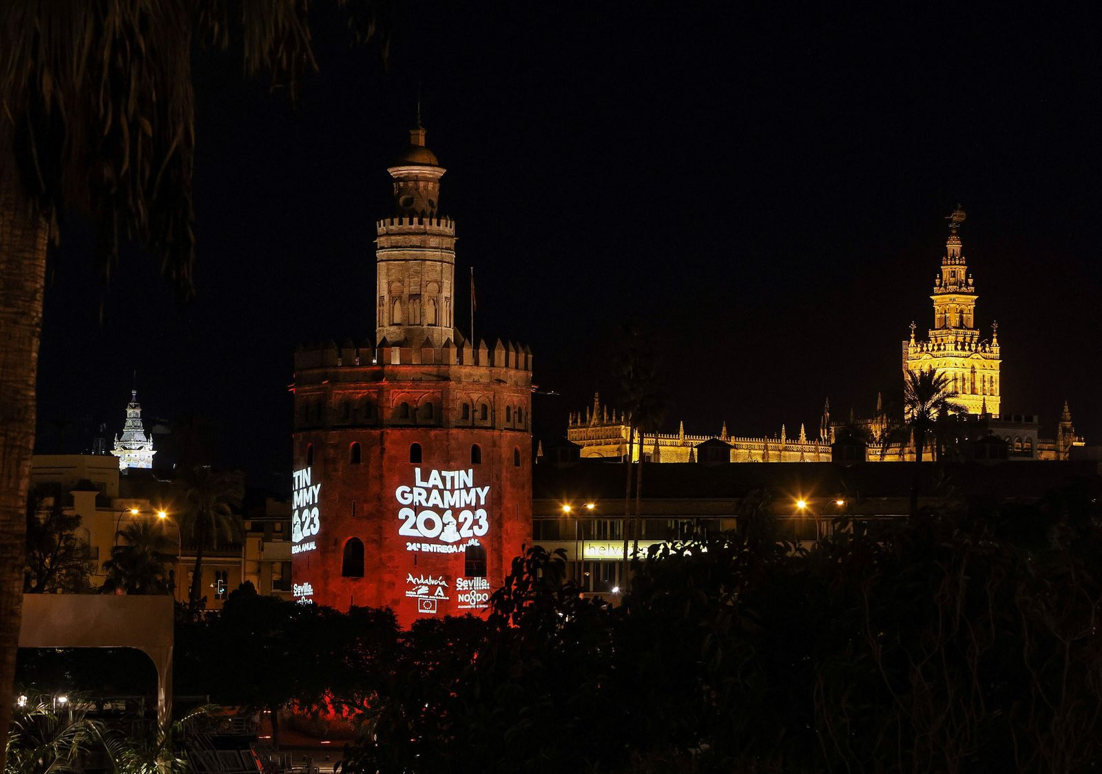 La Torre del Oro, tuneada por los Grammy.