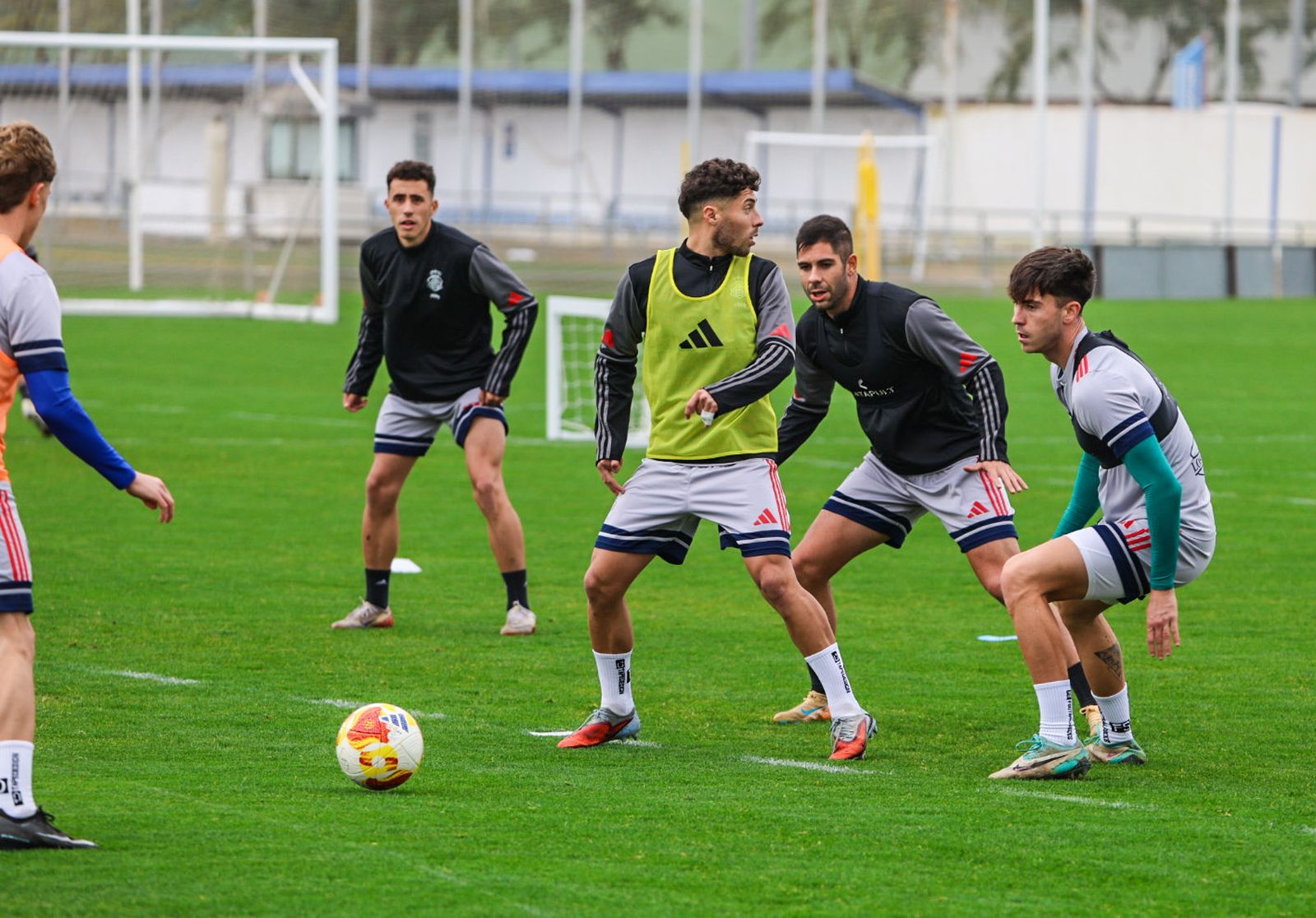Entrenamiento del Recre con la incorporación de nuevos jugadores, en fotografías