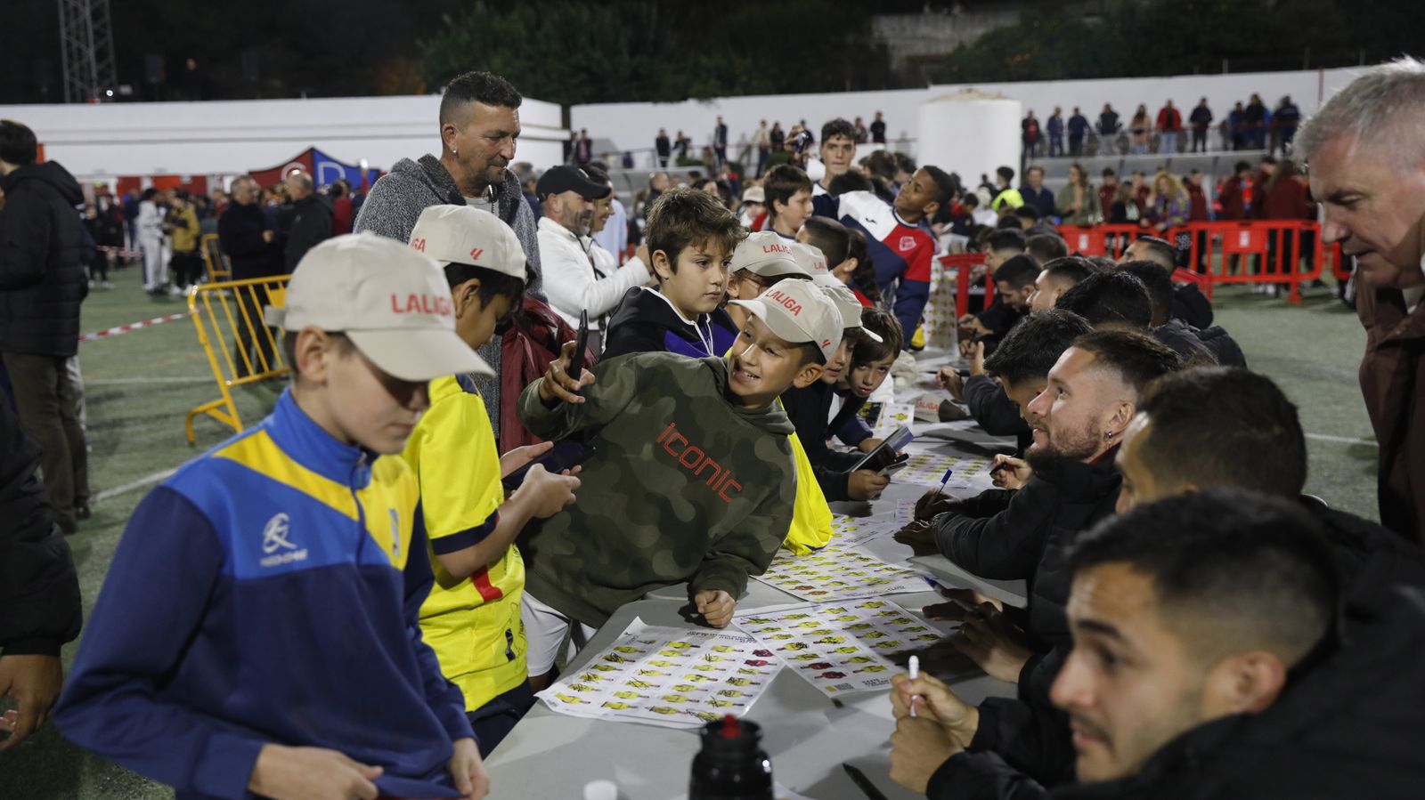 Las fotos de la visita del Cádiz CF para celebrar el 50 aniversario del CD Guadiaro