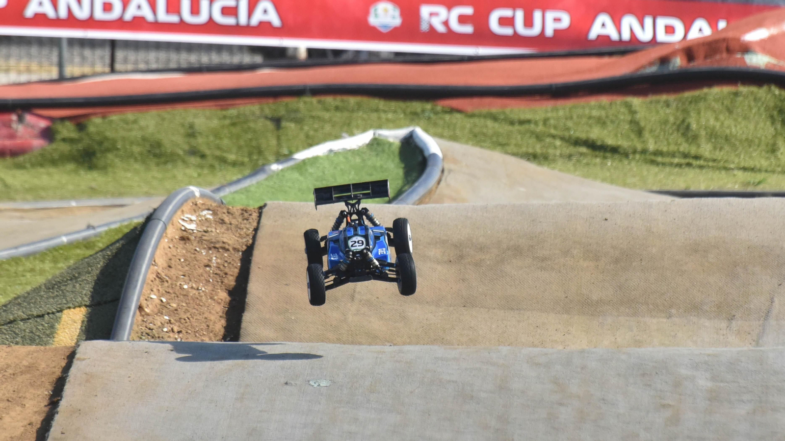 Las fotos del Campeonato Andaluz de coches de radio control en el circuito RC 'El Estrecho' en San Roque