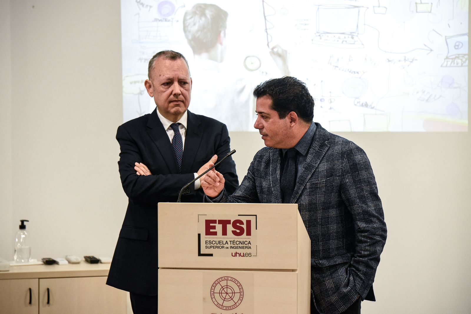 Imágenes de la entrega de premios a la excelencia docente 2022 de la Universidad de Huelva