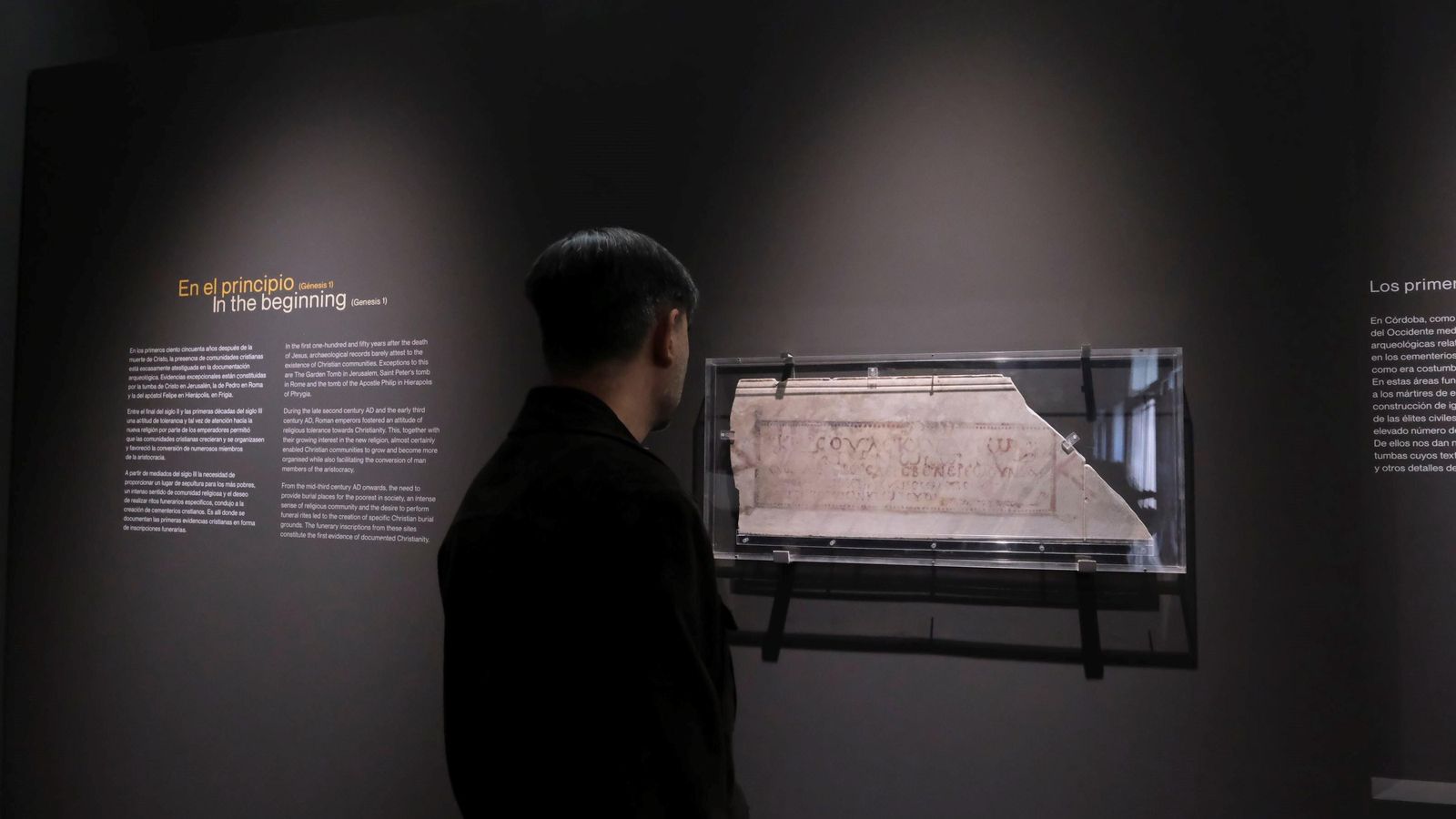 Últimos visitantes en la sala Vimcorsa.