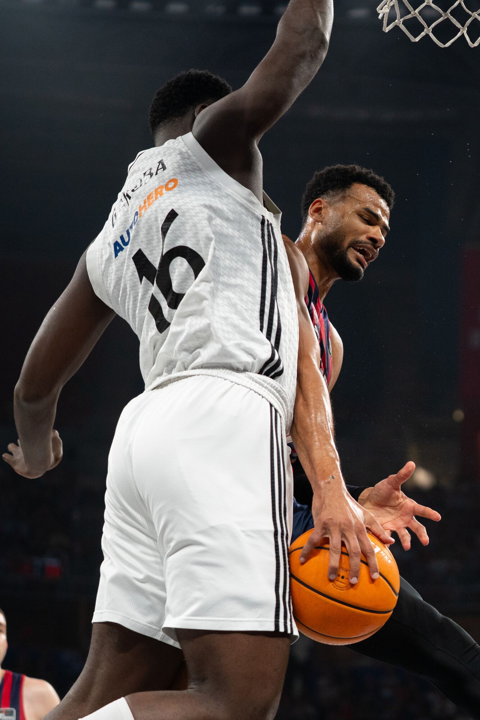 El Madrid tumba al Baskonia y espera a Unicaja o Barcelona en semifinales
