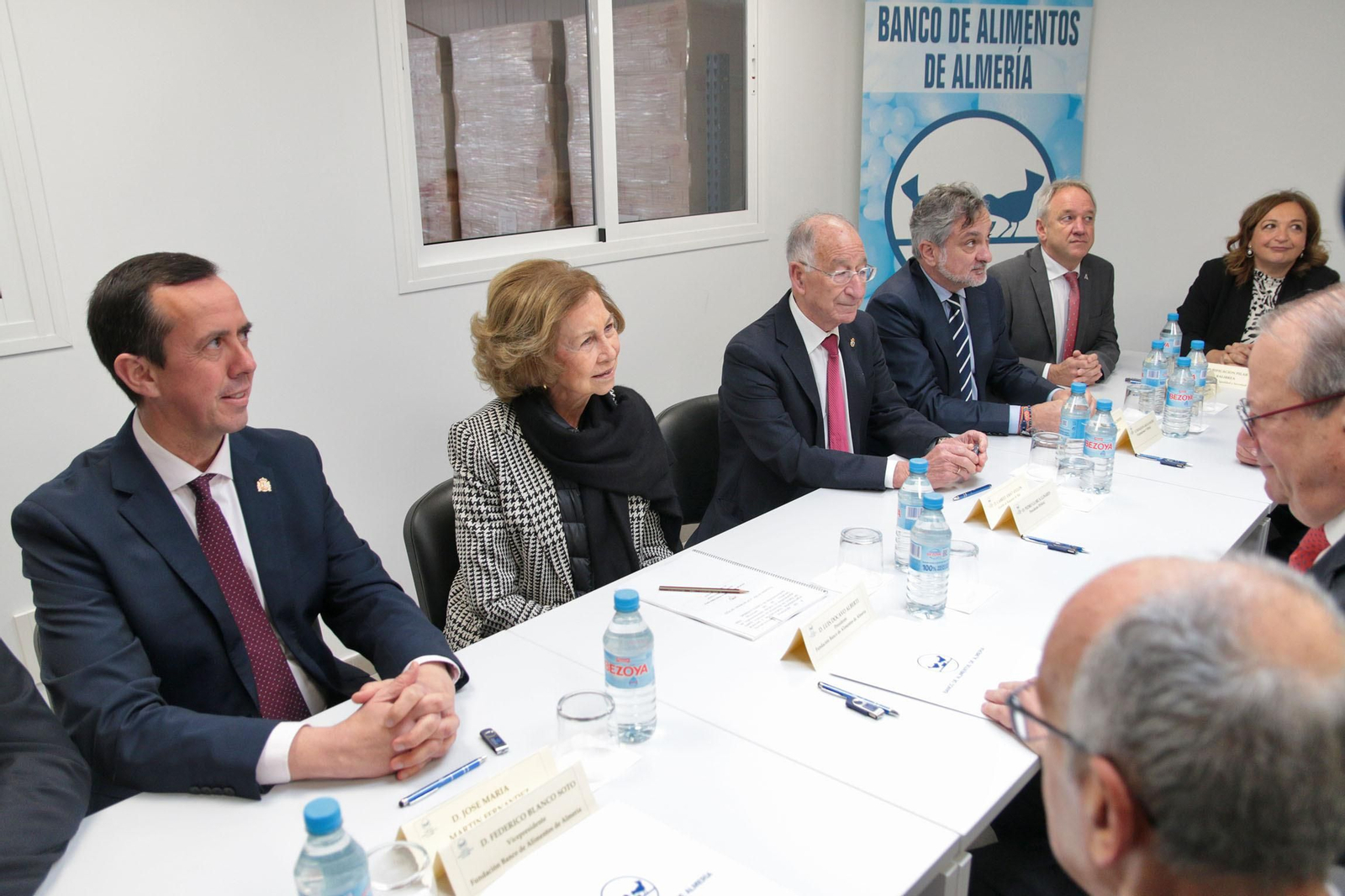 La Reina Sofía visita el Banco de Alimentos de Almería